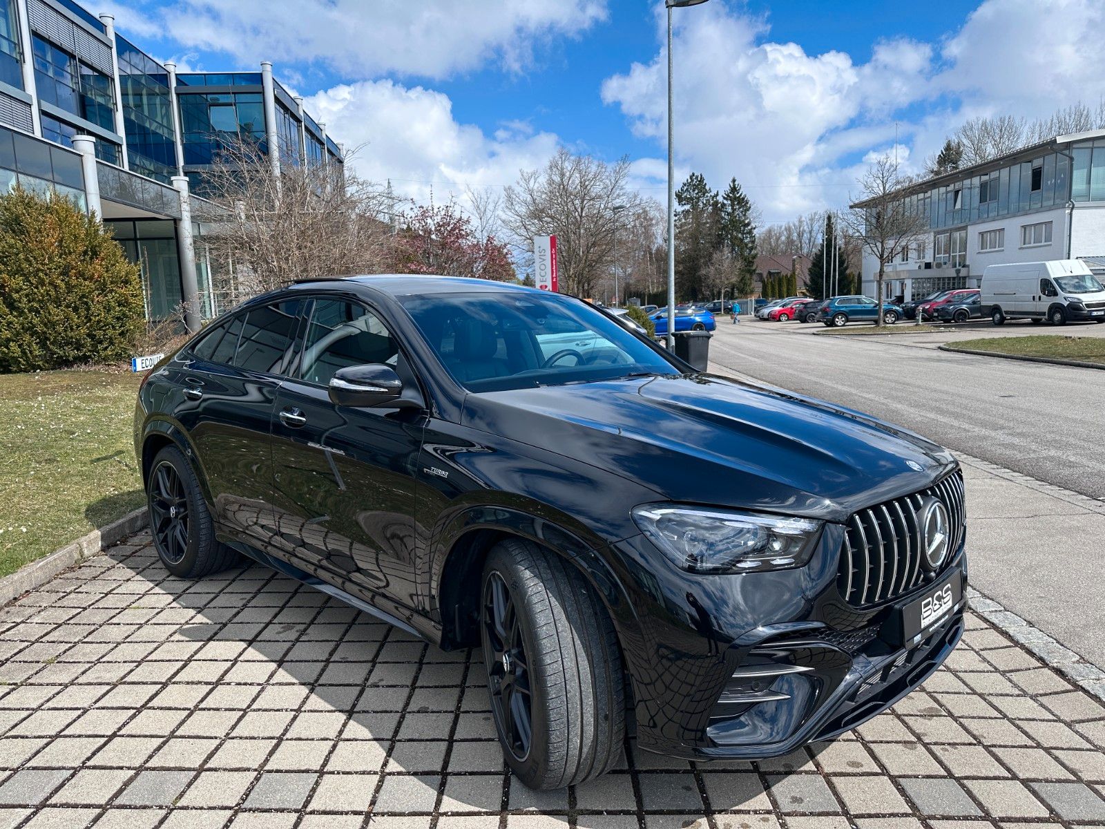 Fahrzeugabbildung Mercedes-Benz GLE 53 e AMG 4M Coupe DISTR,HUD,PANO,BURM,22"