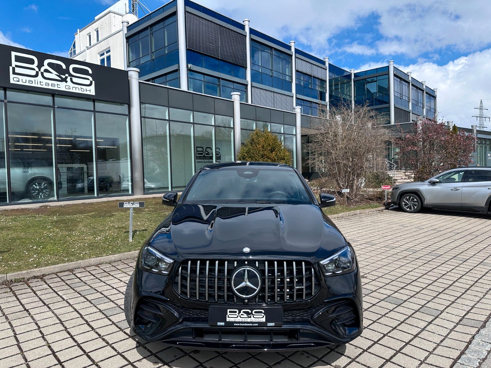 Fahrzeugabbildung Mercedes-Benz GLE 53 e AMG 4M Coupe DISTR,HUD,PANO,BURM,22"