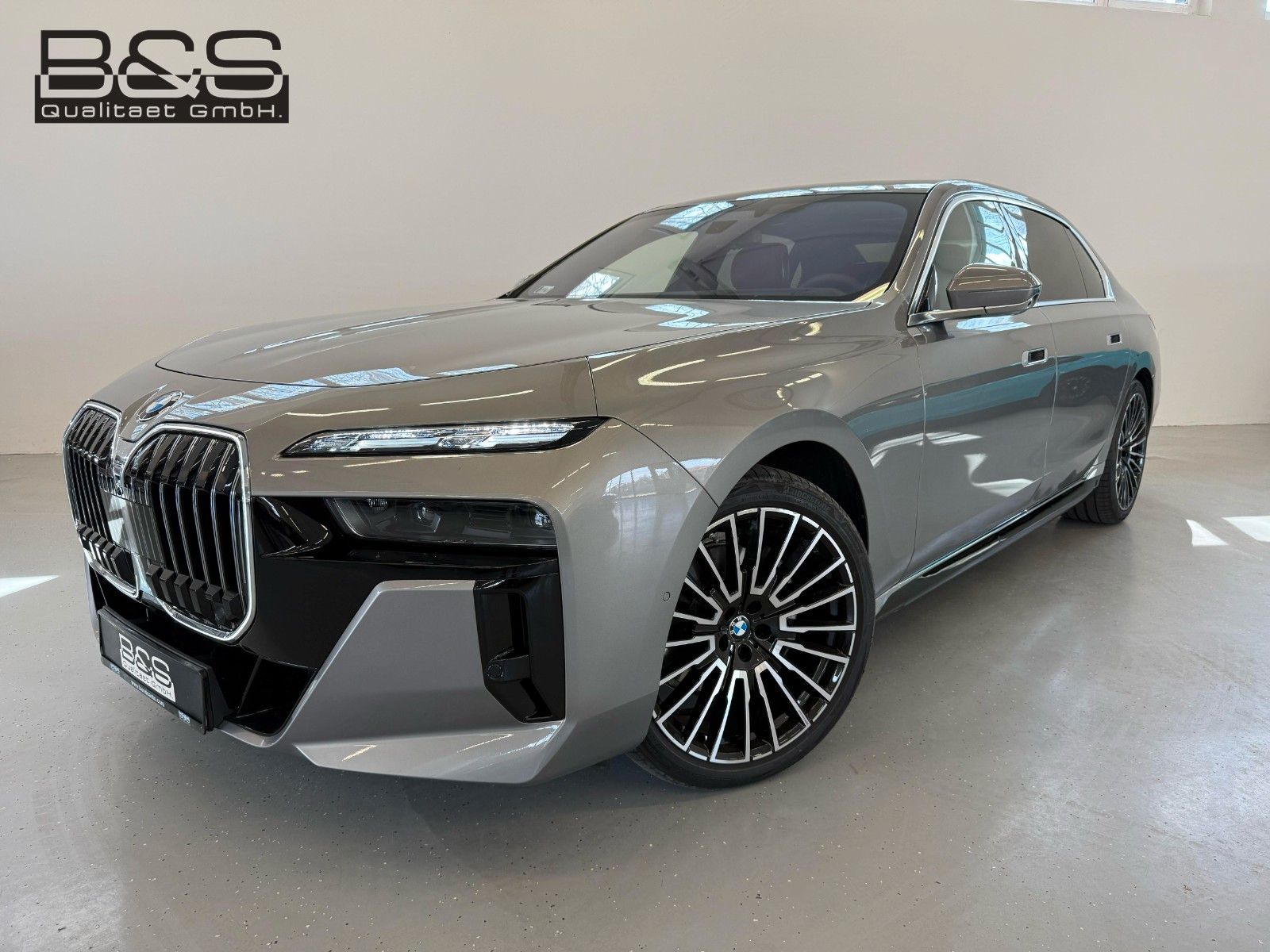 BMW 740 d xDrive M Sport FondEnt,Aut.Tür,Sky,B&W,Exe