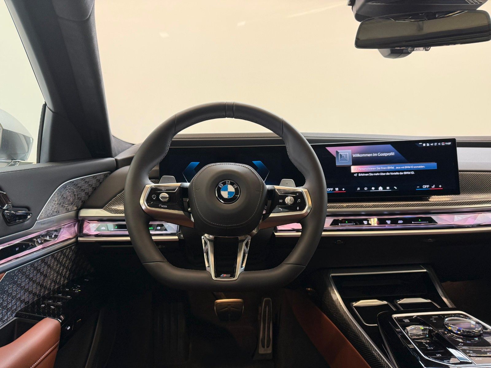 Fahrzeugabbildung BMW 740 d xDrive M Sport FondEnt,Aut.Tür,Sky,B&W,Exe