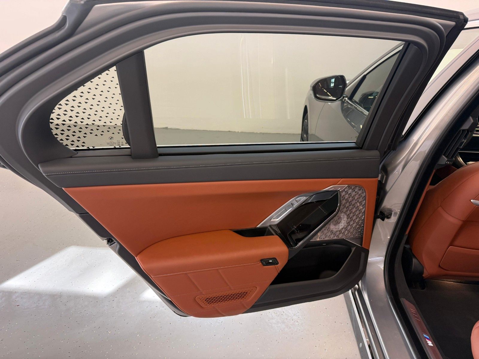 Fahrzeugabbildung BMW 740 d xDrive M Sport FondEnt,Aut.Tür,Sky,B&W,Exe