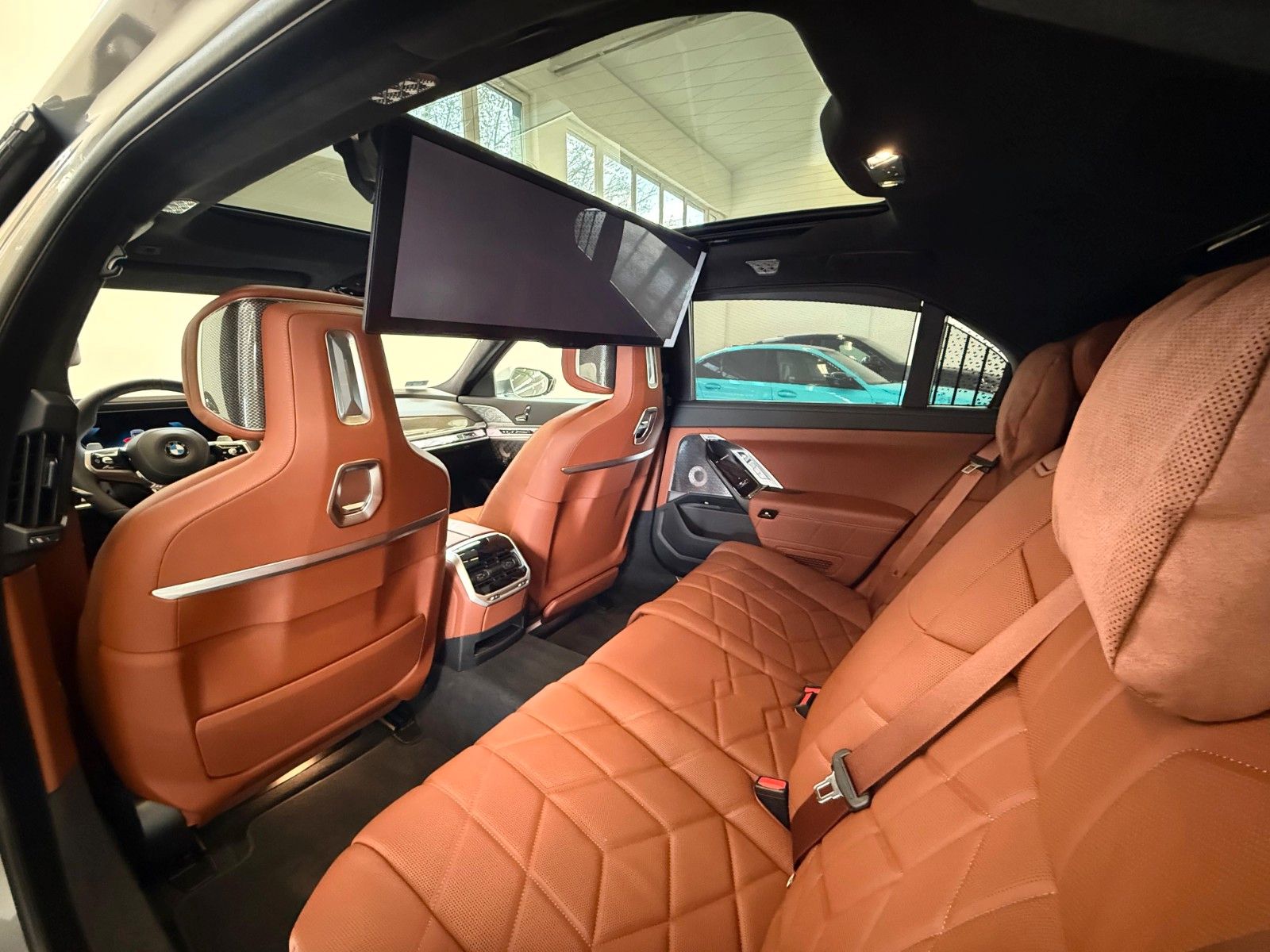 Fahrzeugabbildung BMW 740 d xDrive M Sport FondEnt,Aut.Tür,Sky,B&W,Exe