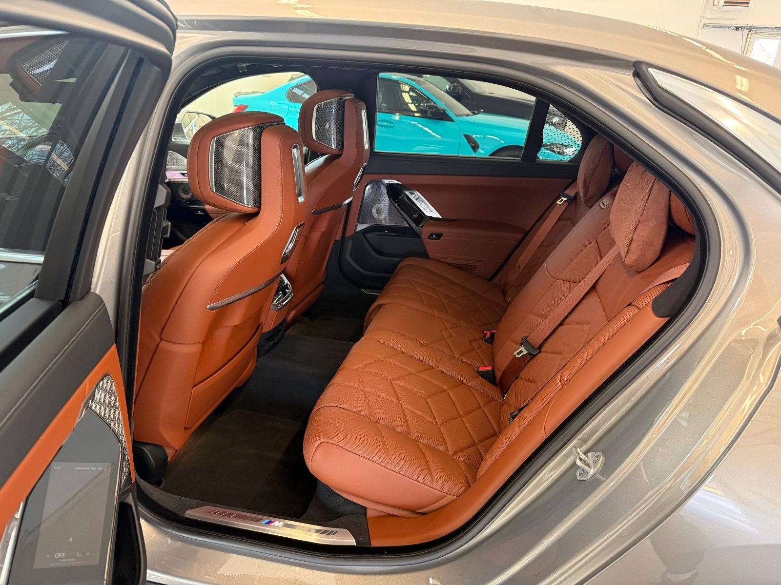 Fahrzeugabbildung BMW 740 d xDrive M Sport FondEnt,Aut.Tür,Sky,B&W,Exe