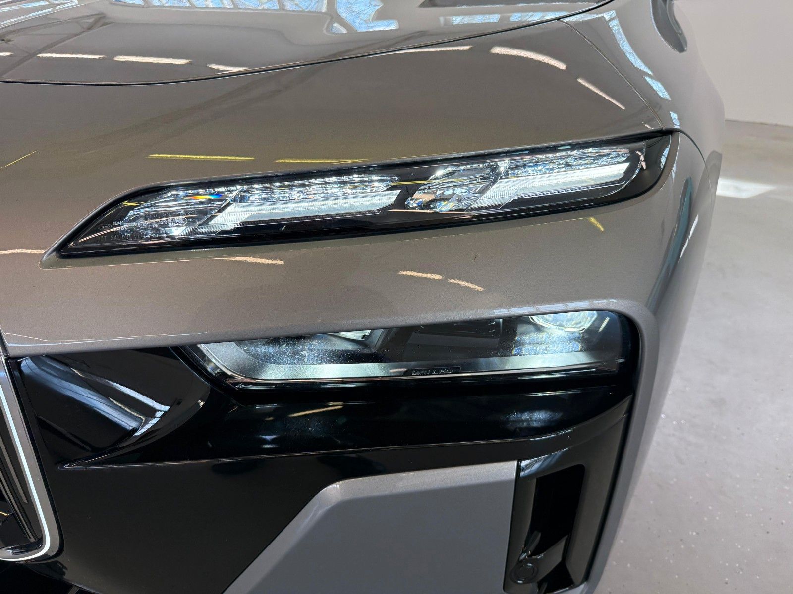 Fahrzeugabbildung BMW 740 d xDrive M Sport FondEnt,Aut.Tür,Sky,B&W,Exe