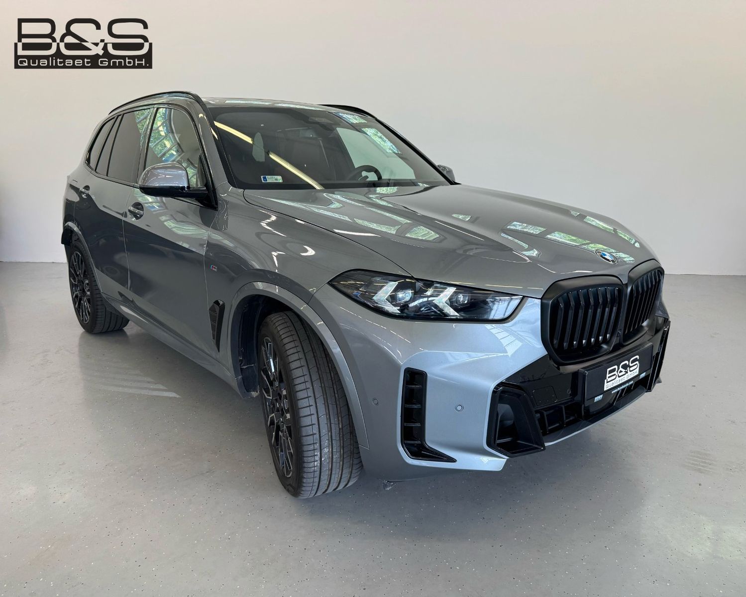 Fahrzeugabbildung BMW X5 30 d xDrive M Sport ACC,HUD,PANO,HARMAN,LUFT