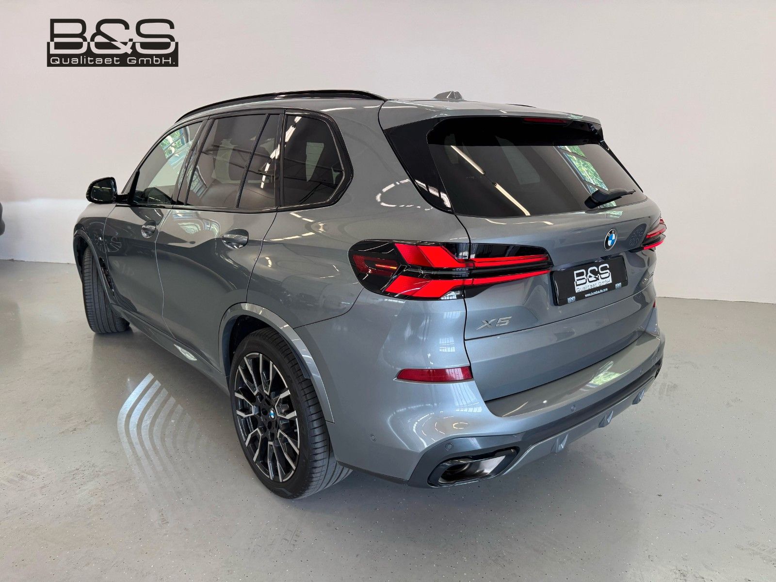 Fahrzeugabbildung BMW X5 30 d xDrive M Sport ACC,HUD,PANO,HARMAN,LUFT