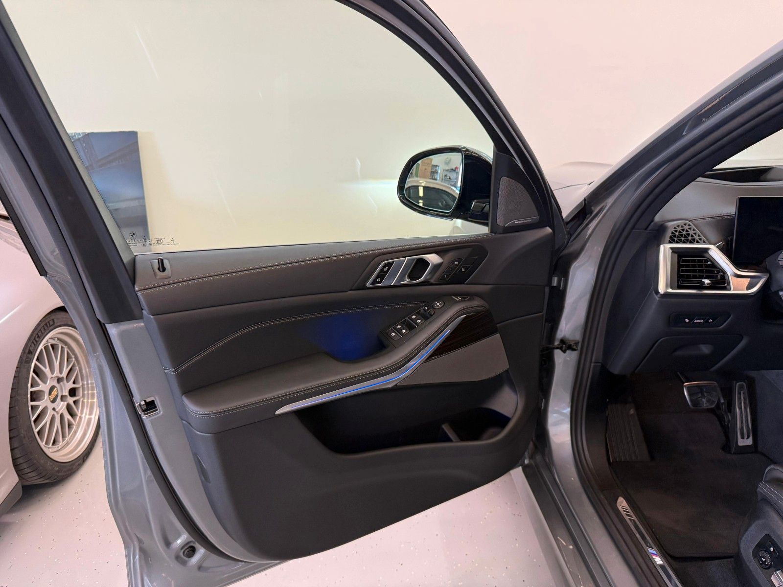 Fahrzeugabbildung BMW X5 30 d xDrive M Sport ACC,HUD,PANO,HARMAN,LUFT