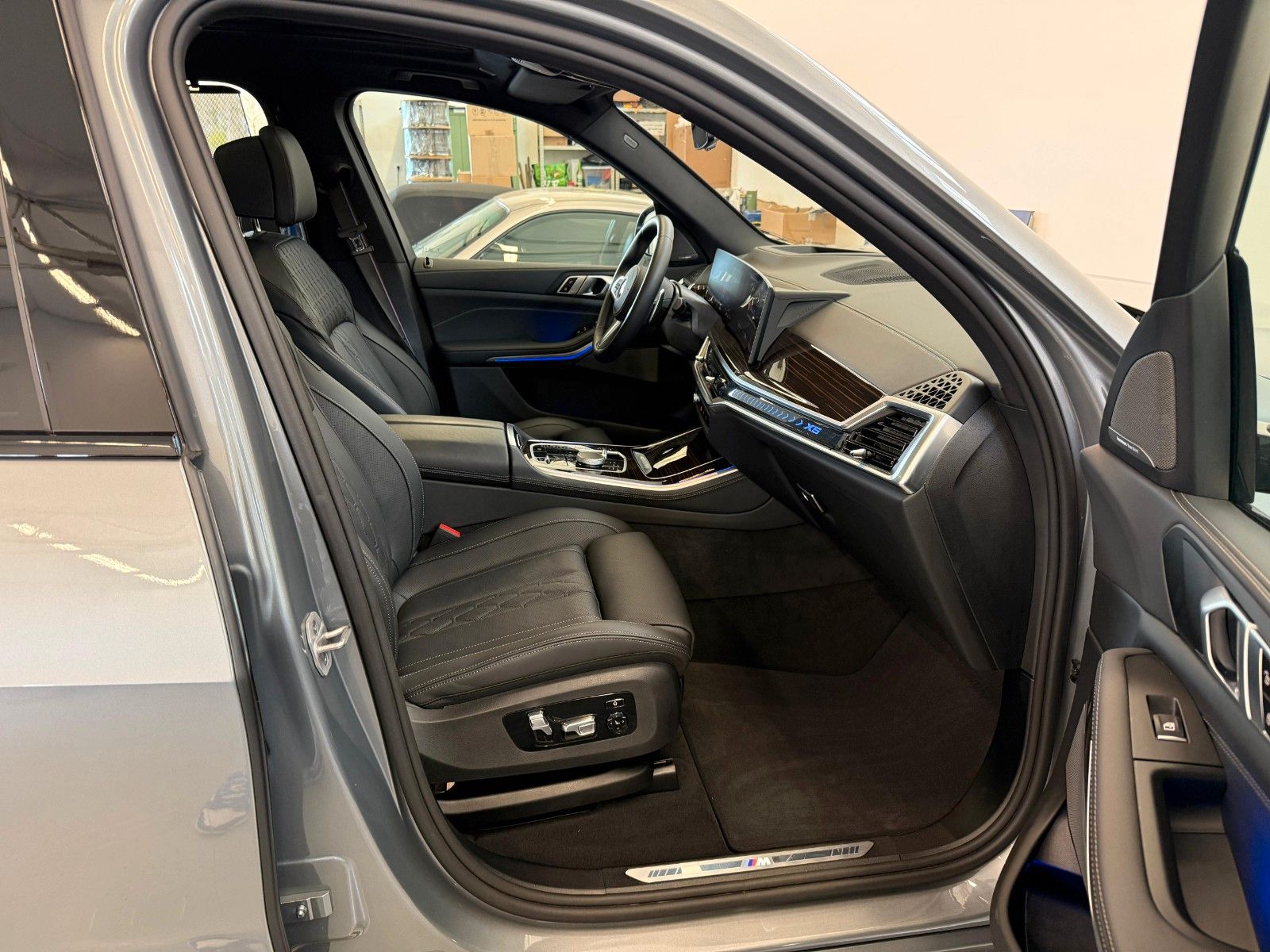 Fahrzeugabbildung BMW X5 40 d xDrive M Sport ACC,HUD,PANO,HARMAN,LUFT.