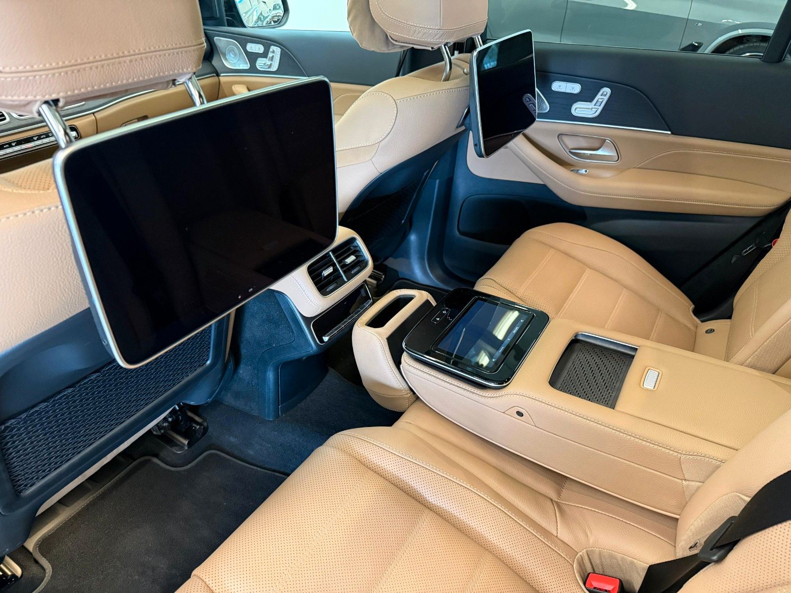 Fahrzeugabbildung Mercedes-Benz GLS 450 d 4Matic AMG DISTR,PANO,HUD,BURM,LUFT