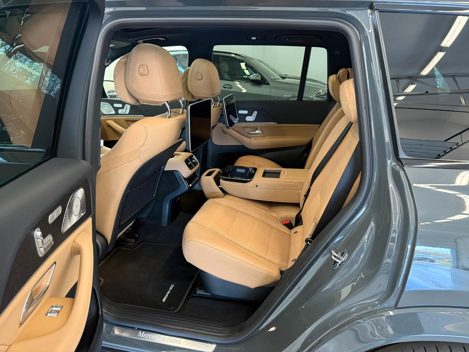 Fahrzeugabbildung Mercedes-Benz GLS 450 d 4Matic AMG DISTR,HUD,BURM,PANO,LUFT