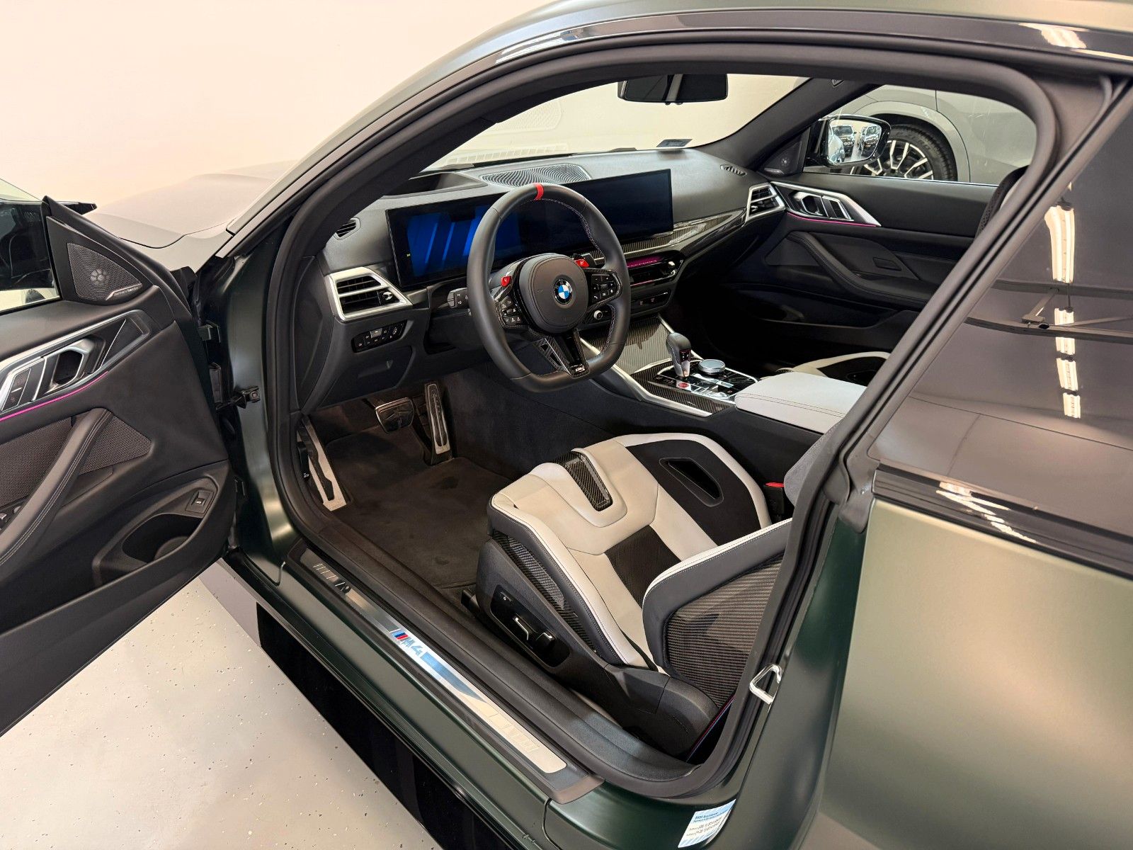 Fahrzeugabbildung BMW M4 Cp M xDrive Individual,Race Track,KERAMIK