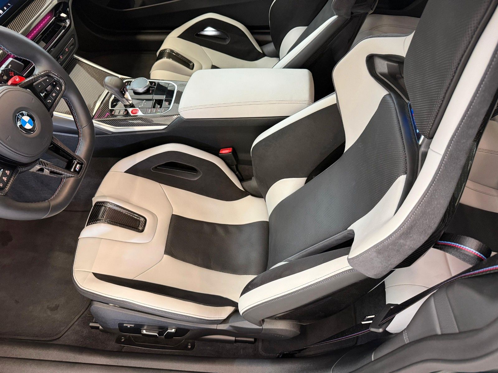 Fahrzeugabbildung BMW M4 Cp M xDrive Individual,Race Track,KERAMIK