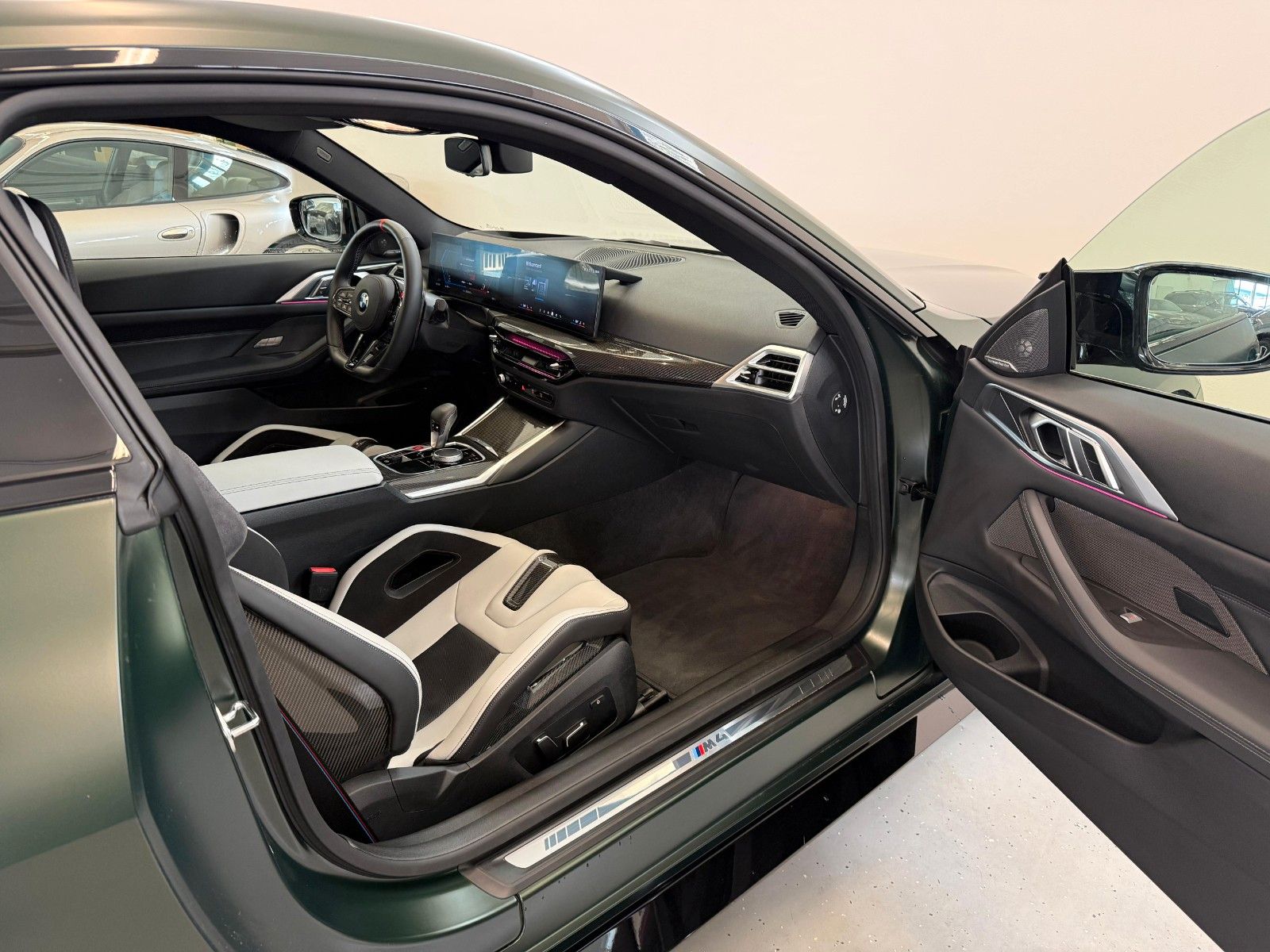 Fahrzeugabbildung BMW M4 Cp M xDrive Individual,Race Track,KERAMIK