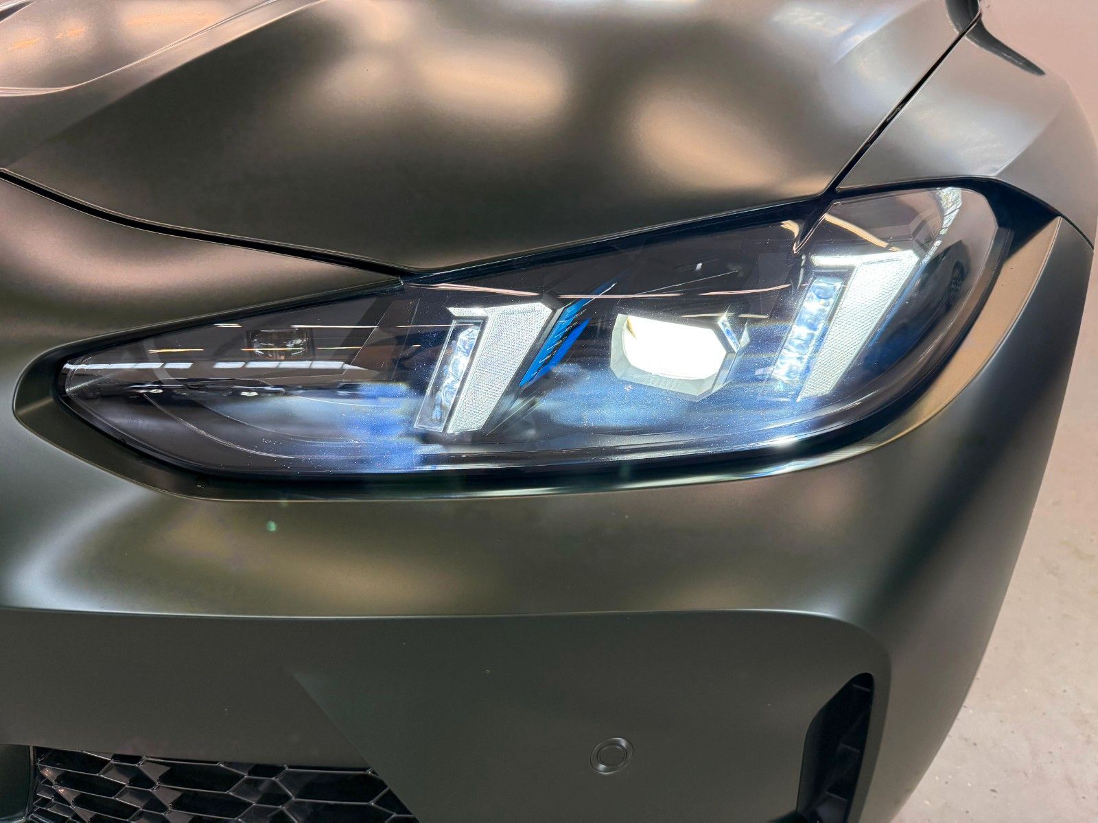 Fahrzeugabbildung BMW M4 Cp M xDrive Individual,Race Track,KERAMIK