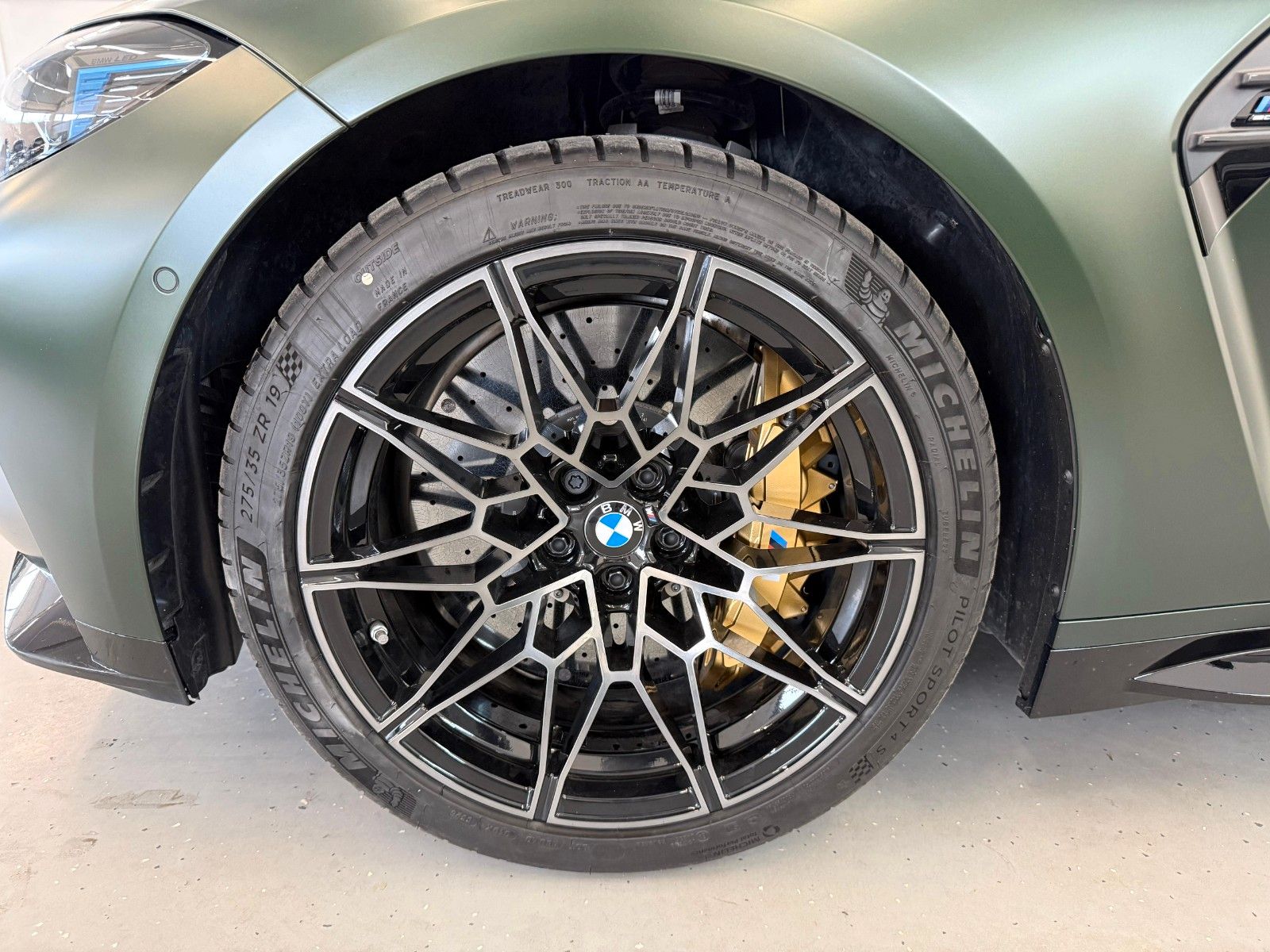 Fahrzeugabbildung BMW M4 Cp M xDrive Individual,Race Track,KERAMIK