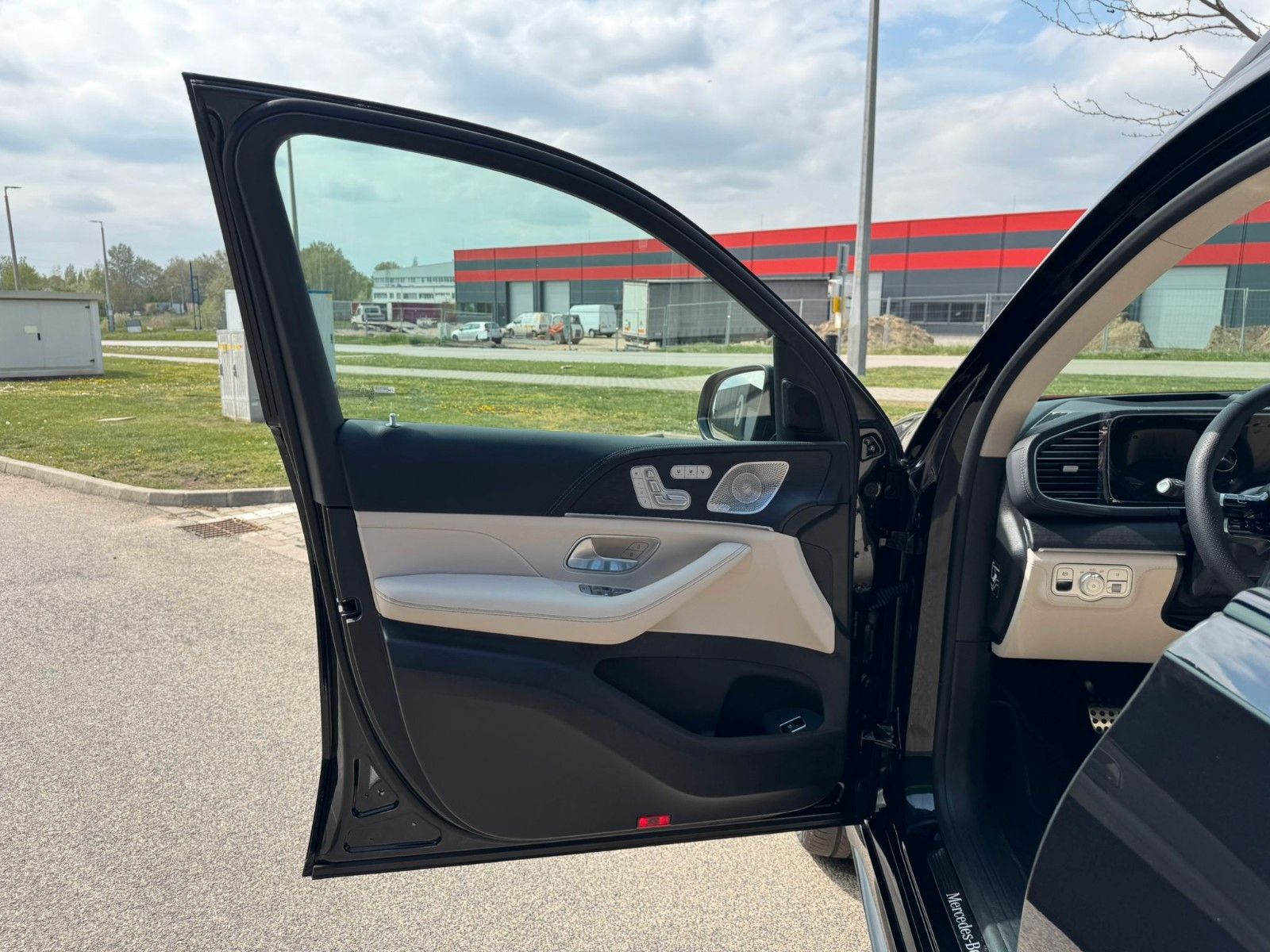 Fahrzeugabbildung Mercedes-Benz GLS 450 d 4Matic DISTR,HUD,PANO,BURM,LUFT,AHK