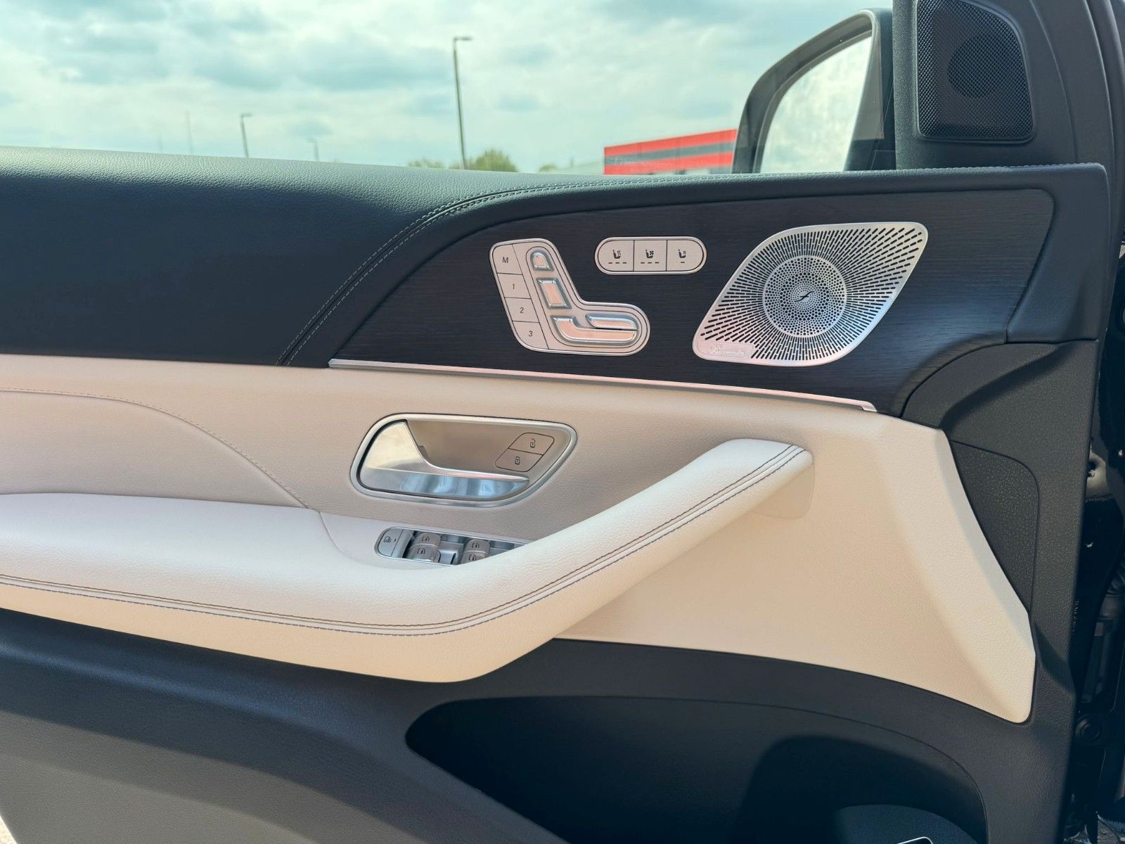 Fahrzeugabbildung Mercedes-Benz GLS 450 d 4Matic DISTR,HUD,PANO,BURM,LUFT,AHK