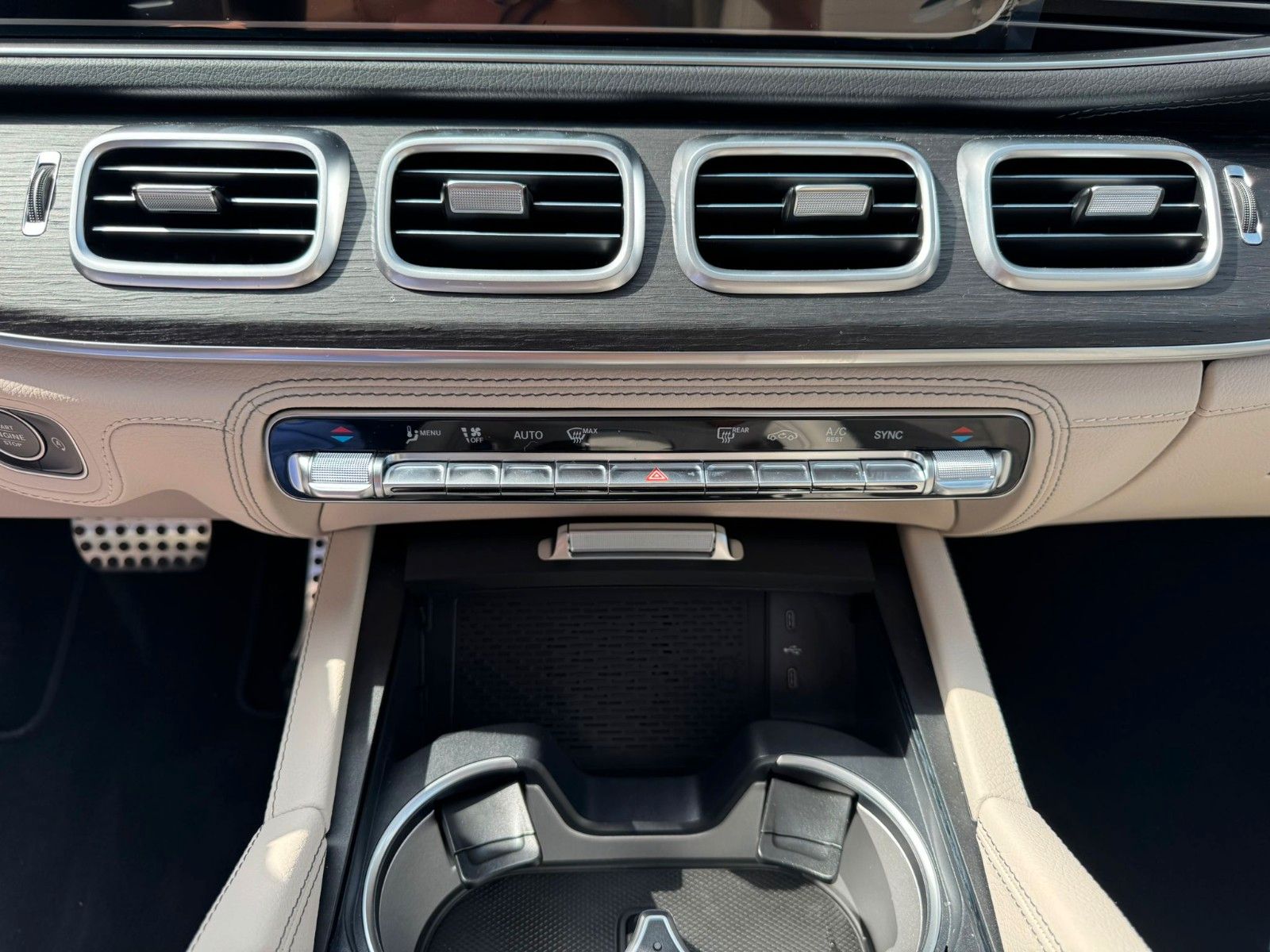 Fahrzeugabbildung Mercedes-Benz GLS 450 d 4Matic DISTR,HUD,PANO,BURM,LUFT,AHK