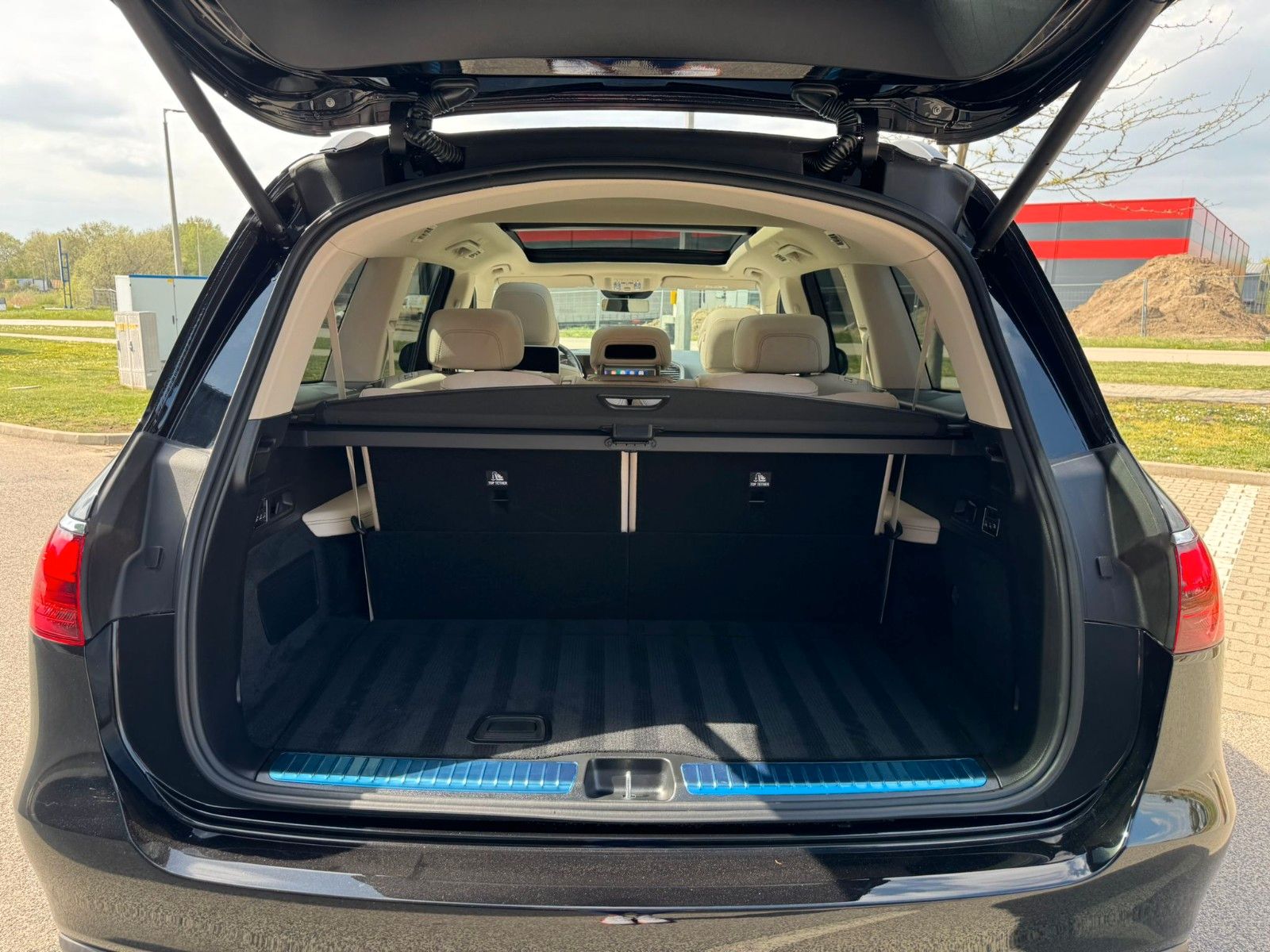 Fahrzeugabbildung Mercedes-Benz GLS 450 d 4Matic DISTR,HUD,PANO,BURM,LUFT,AHK