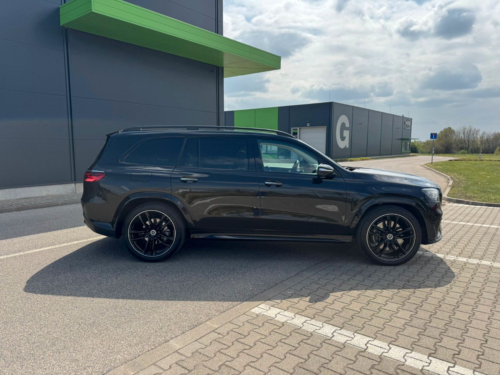 Fahrzeugabbildung Mercedes-Benz GLS 450 d 4Matic DISTR,HUD,PANO,BURM,LUFT,AHK