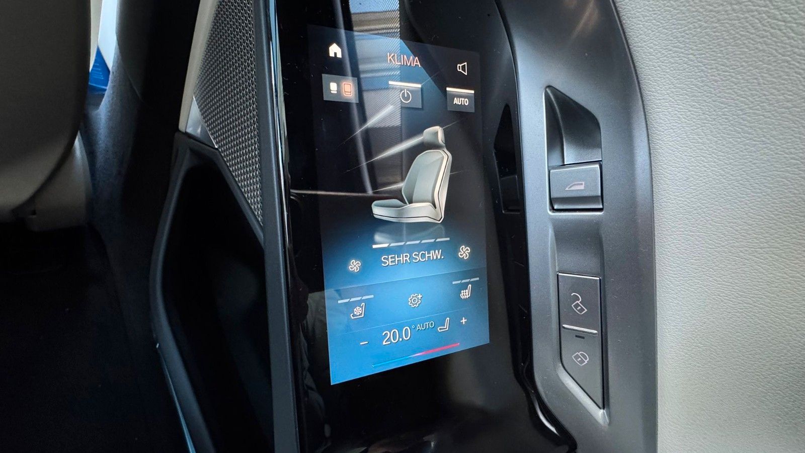 Fahrzeugabbildung BMW 740d xDr M Sport|FondEnt|Aut.Tür|B&W|Executive|