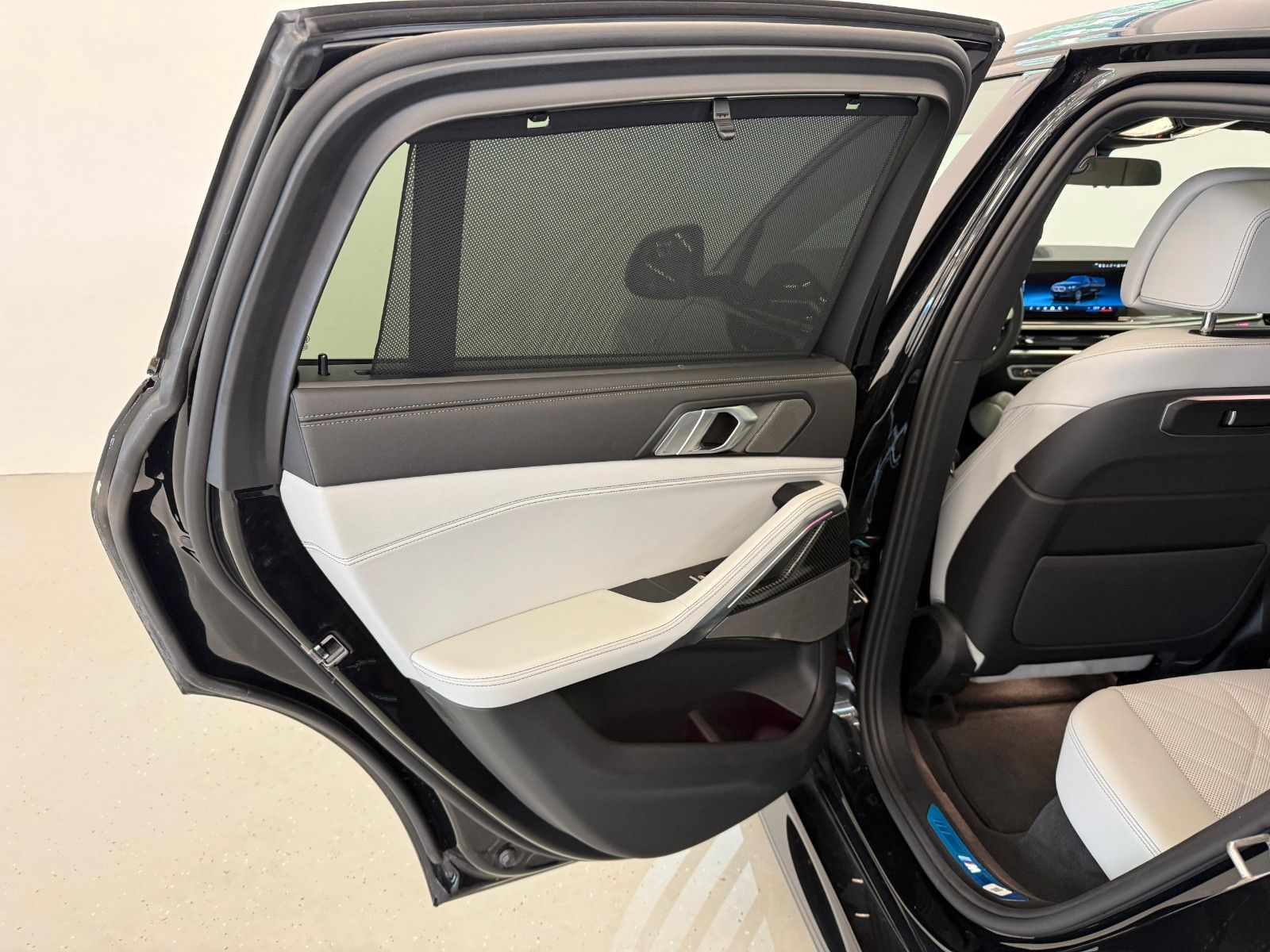 Fahrzeugabbildung BMW X6 30 d xDrive M Sport ACC,HUD,PANO,HARMAN,LUFT.