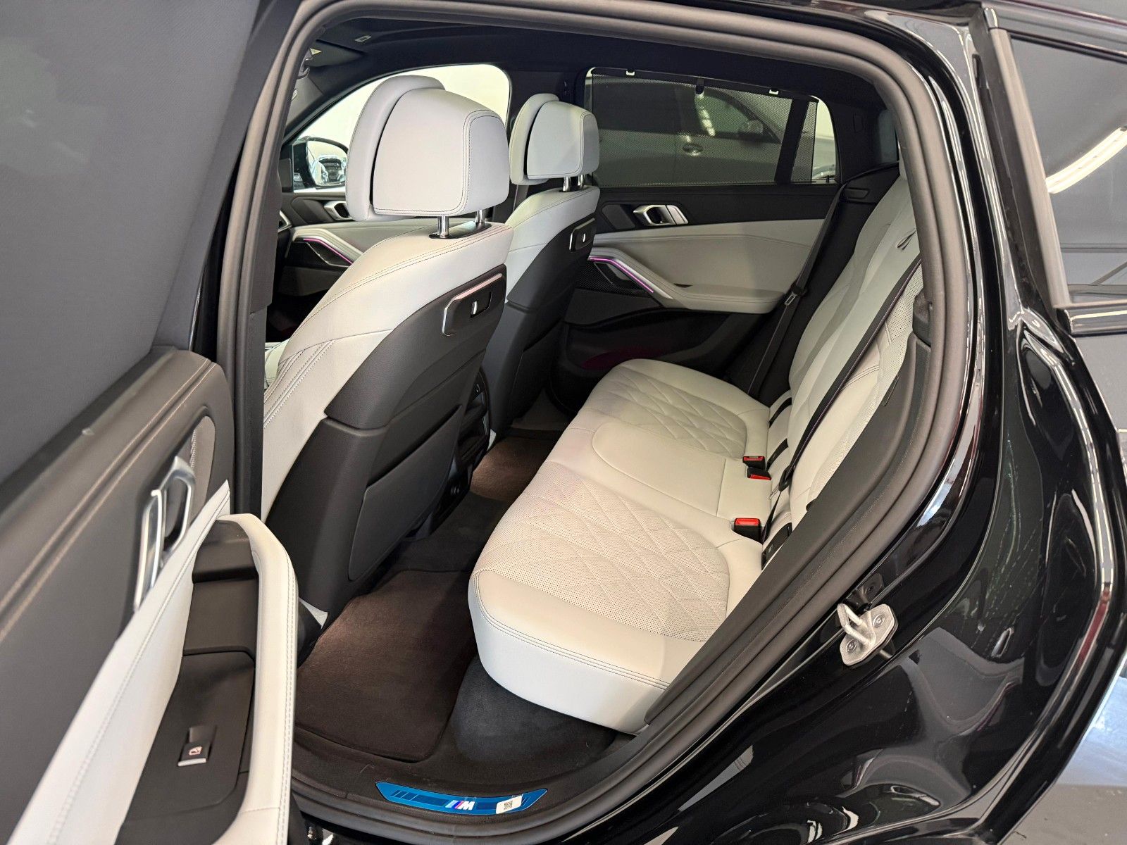 Fahrzeugabbildung BMW X6 30 d xDrive M Sport ACC,HUD,PANO,HARMAN,LUFT.