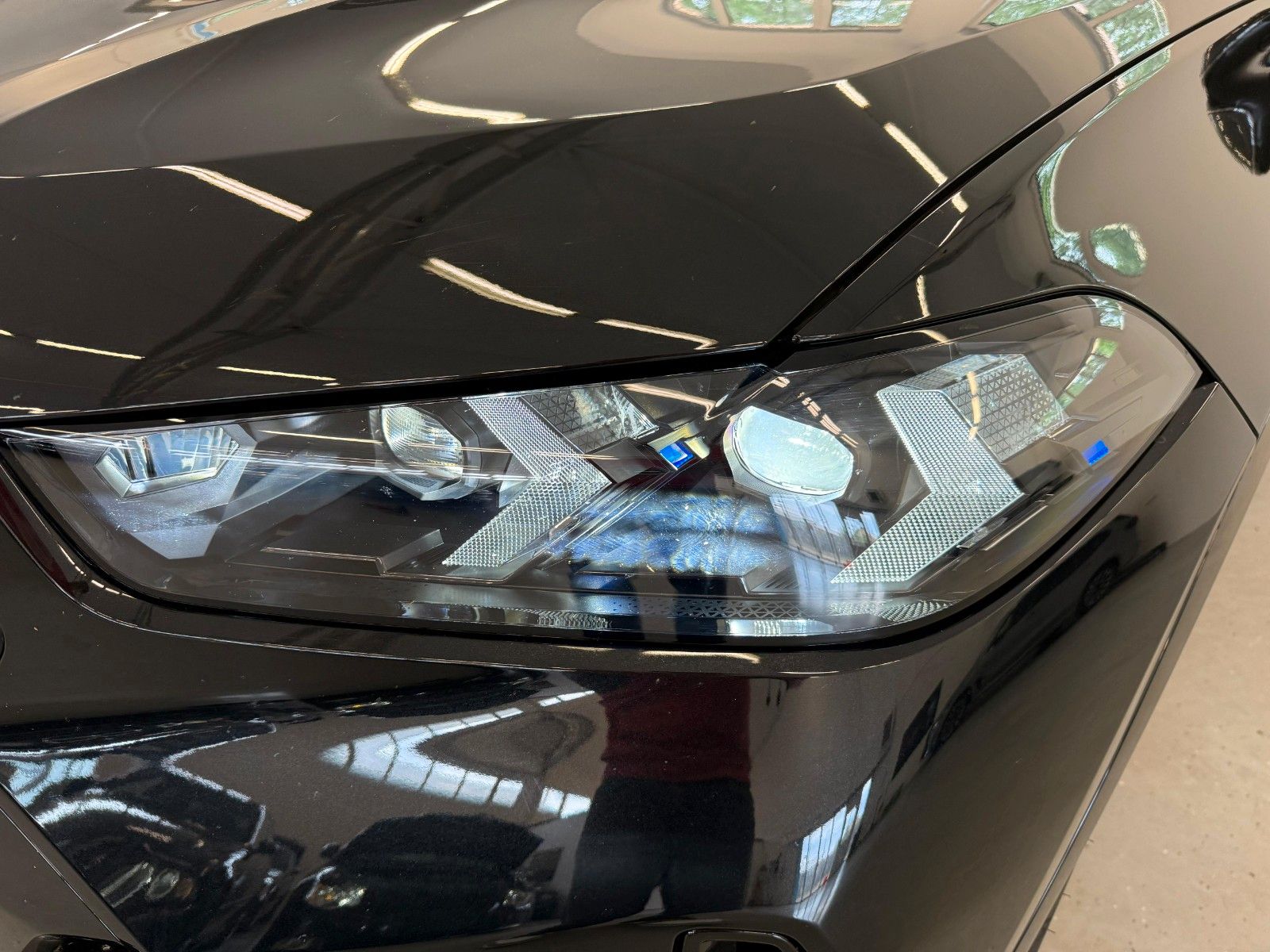 Fahrzeugabbildung BMW X6 30 d xDrive M Sport ACC,HUD,PANO,HARMAN,LUFT.