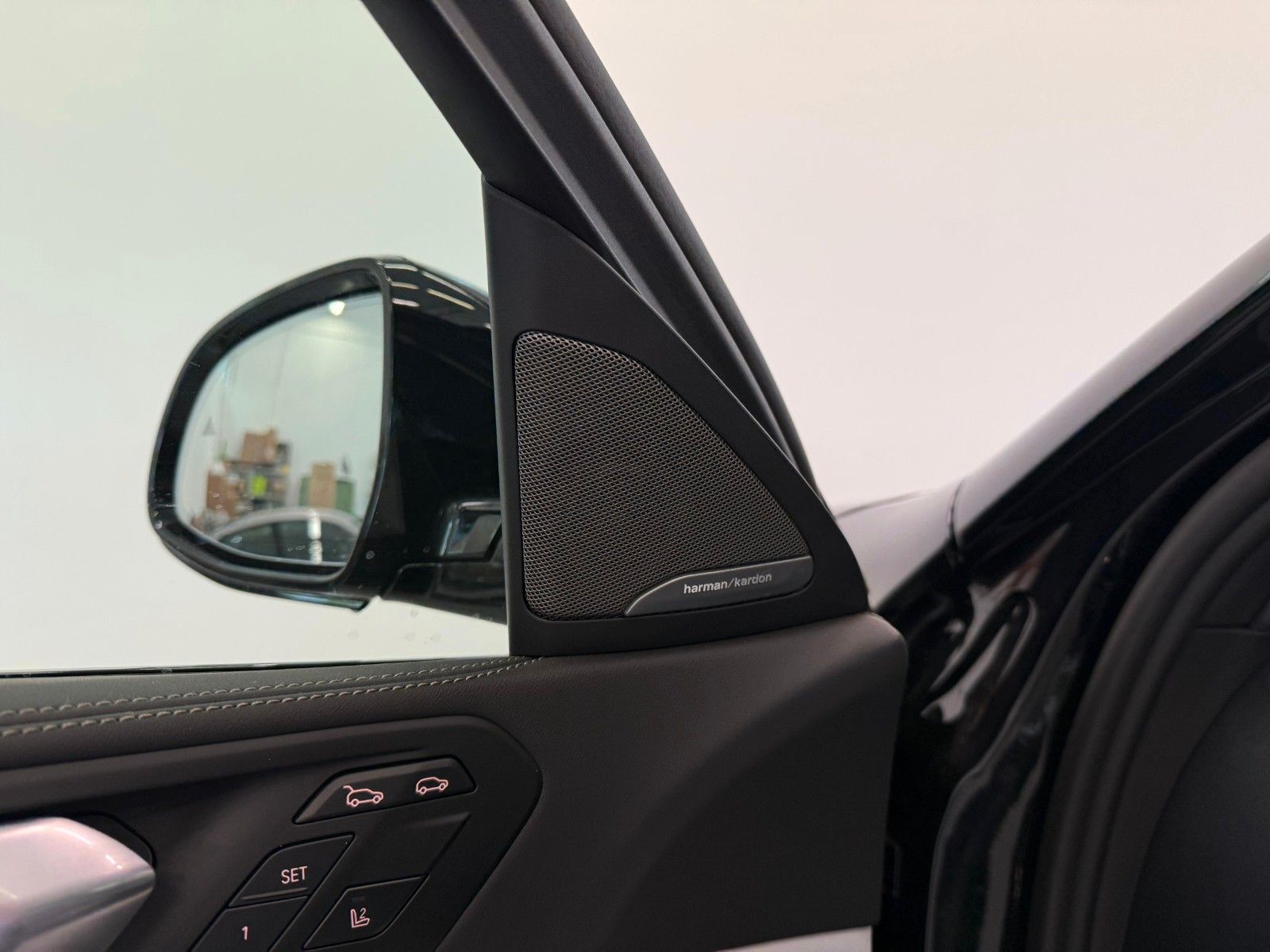 Fahrzeugabbildung BMW X6 30 d xDrive M Sport ACC,HUD,PANO,HARMAN,LUFT.