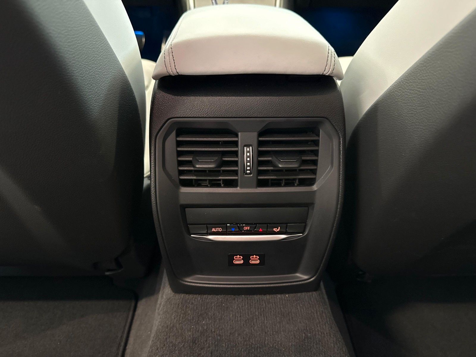 Fahrzeugabbildung BMW M3 Limousine xDrive Comp M ACC,HUD,HARMAN,360...
