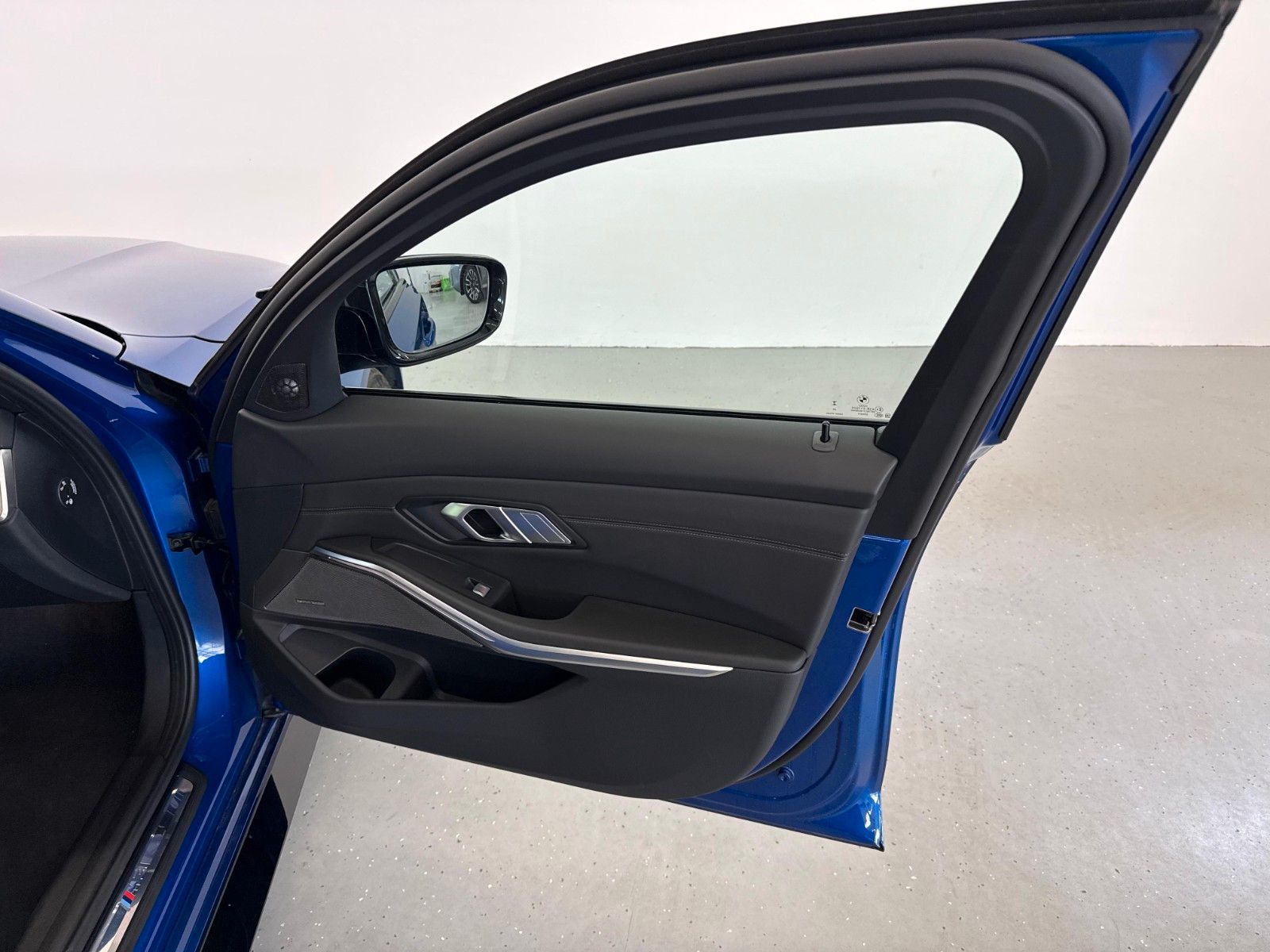 Fahrzeugabbildung BMW M3 Limousine xDrive Comp M ACC,HUD,HARMAN,360...