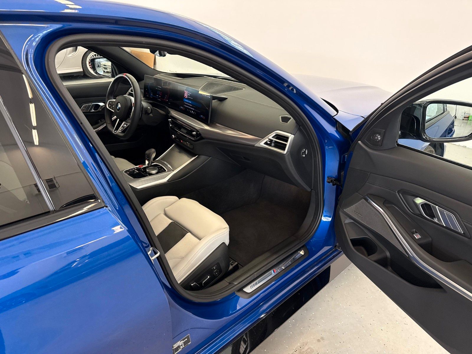 Fahrzeugabbildung BMW M3 Limousine xDrive Comp M ACC,HUD,HARMAN,360...