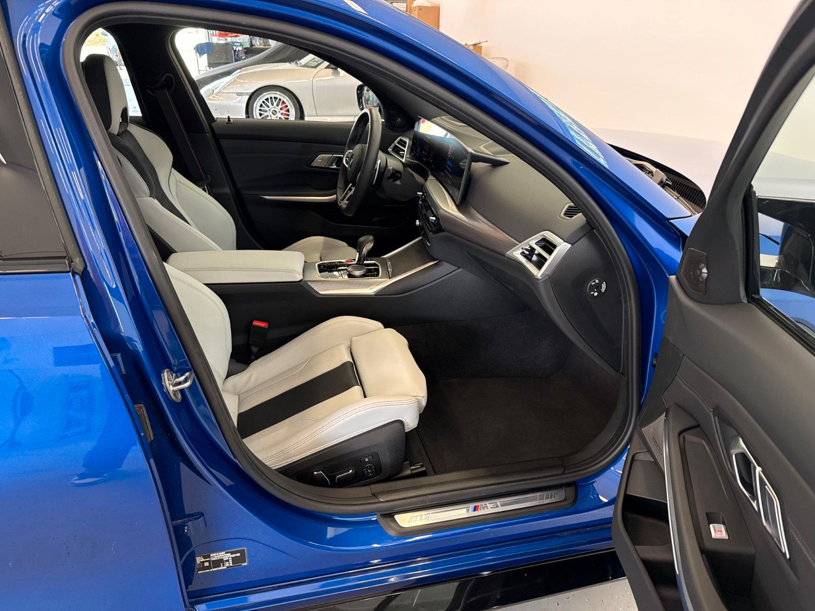 Fahrzeugabbildung BMW M3 Limousine xDrive Comp M ACC,HUD,HARMAN,360...