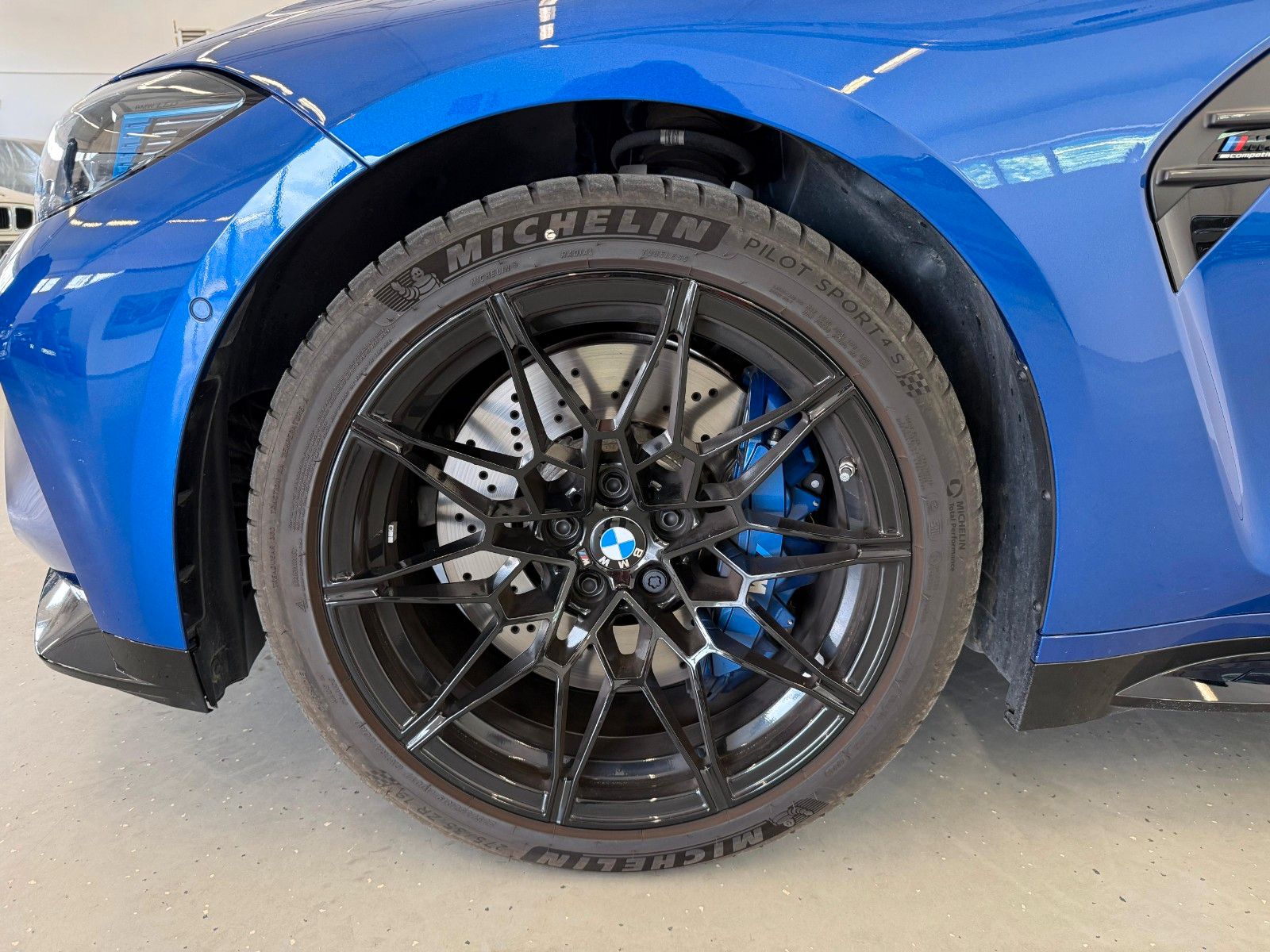 Fahrzeugabbildung BMW M3 Limousine xDrive Comp M ACC,HUD,HARMAN,360...