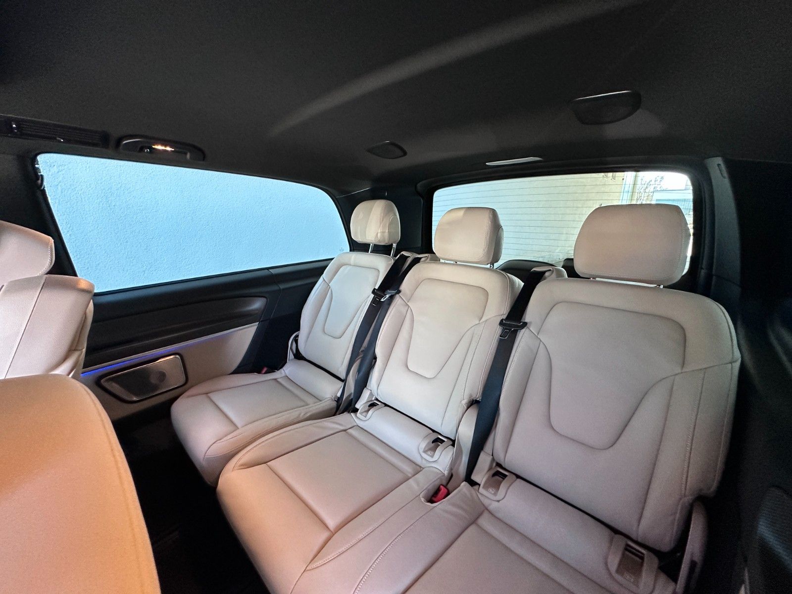 Fahrzeugabbildung Mercedes-Benz V 300 d 4MATIC EXCLUSIVE extral AMG,Luxus-Sitz