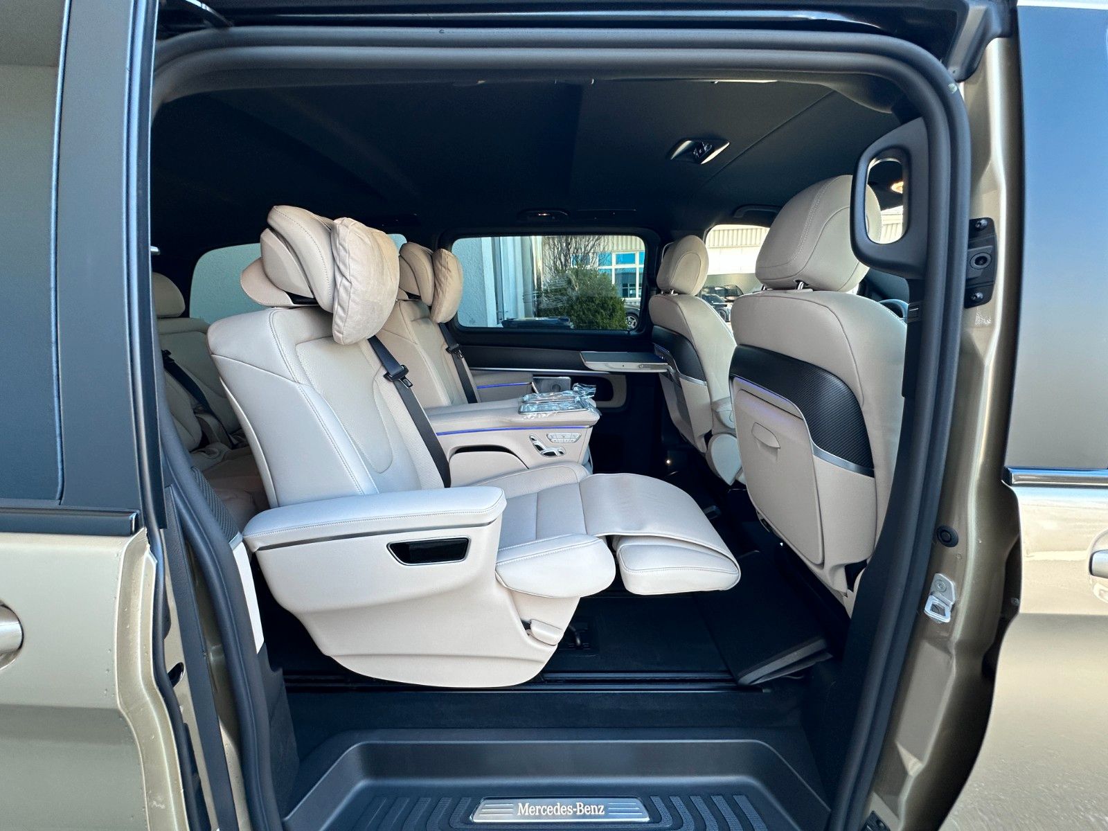 Fahrzeugabbildung Mercedes-Benz V 300 d 4MATIC EXCLUSIVE extral AMG,Luxus-Sitz