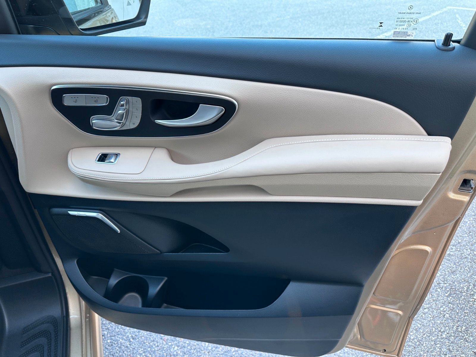 Fahrzeugabbildung Mercedes-Benz V 300 d 4MATIC EXCLUSIVE extral AMG,Luxus-Sitz