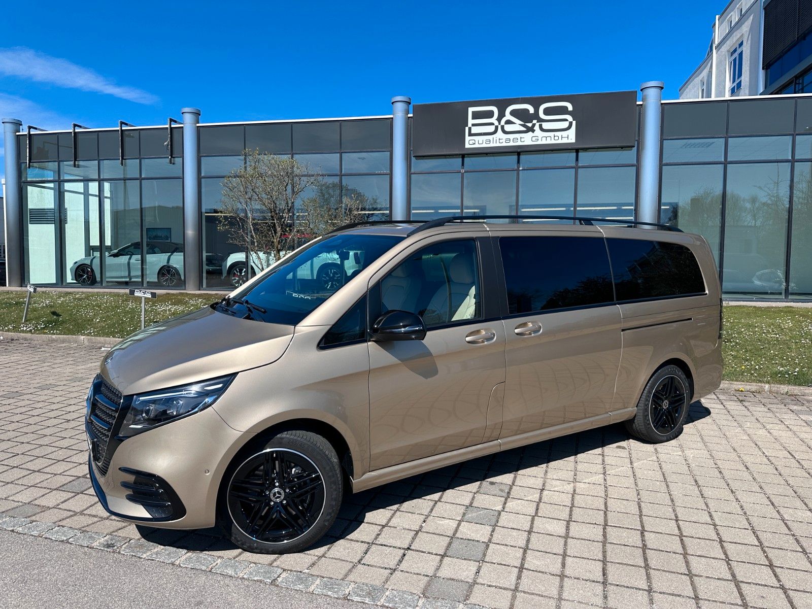 Fahrzeugabbildung Mercedes-Benz V 300 d 4MATIC EXCLUSIVE extral AMG,Luxus-Sitz