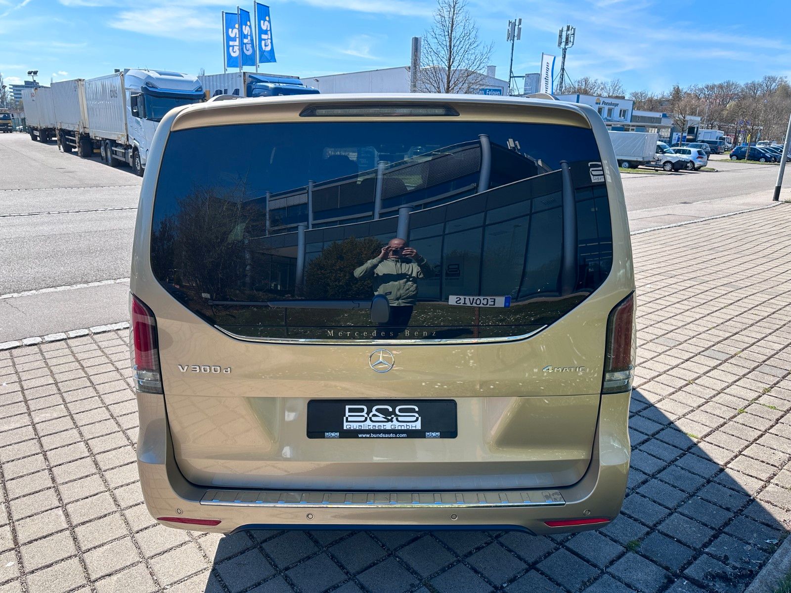 Fahrzeugabbildung Mercedes-Benz V 300 d 4MATIC EXCLUSIVE extral AMG,Luxus-Sitz