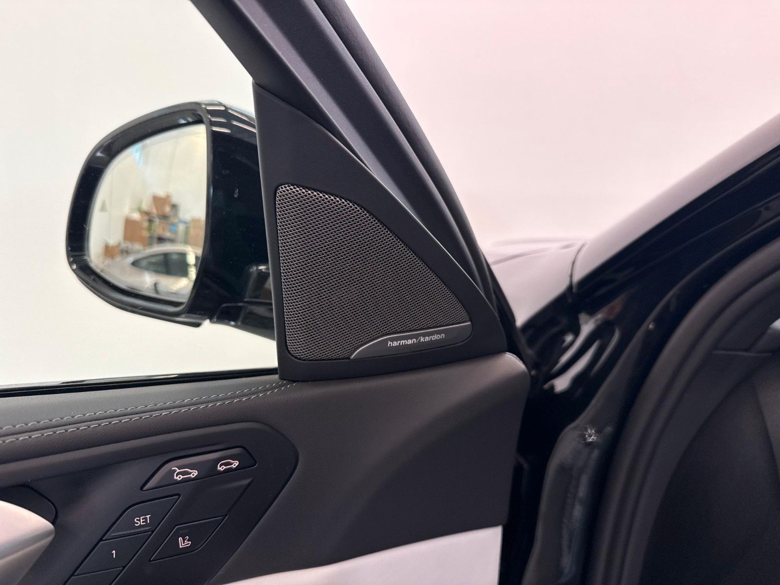 Fahrzeugabbildung BMW X6 30 d xDrive M Sport ACC,HUD,PANO,HARMAN,LUFT,