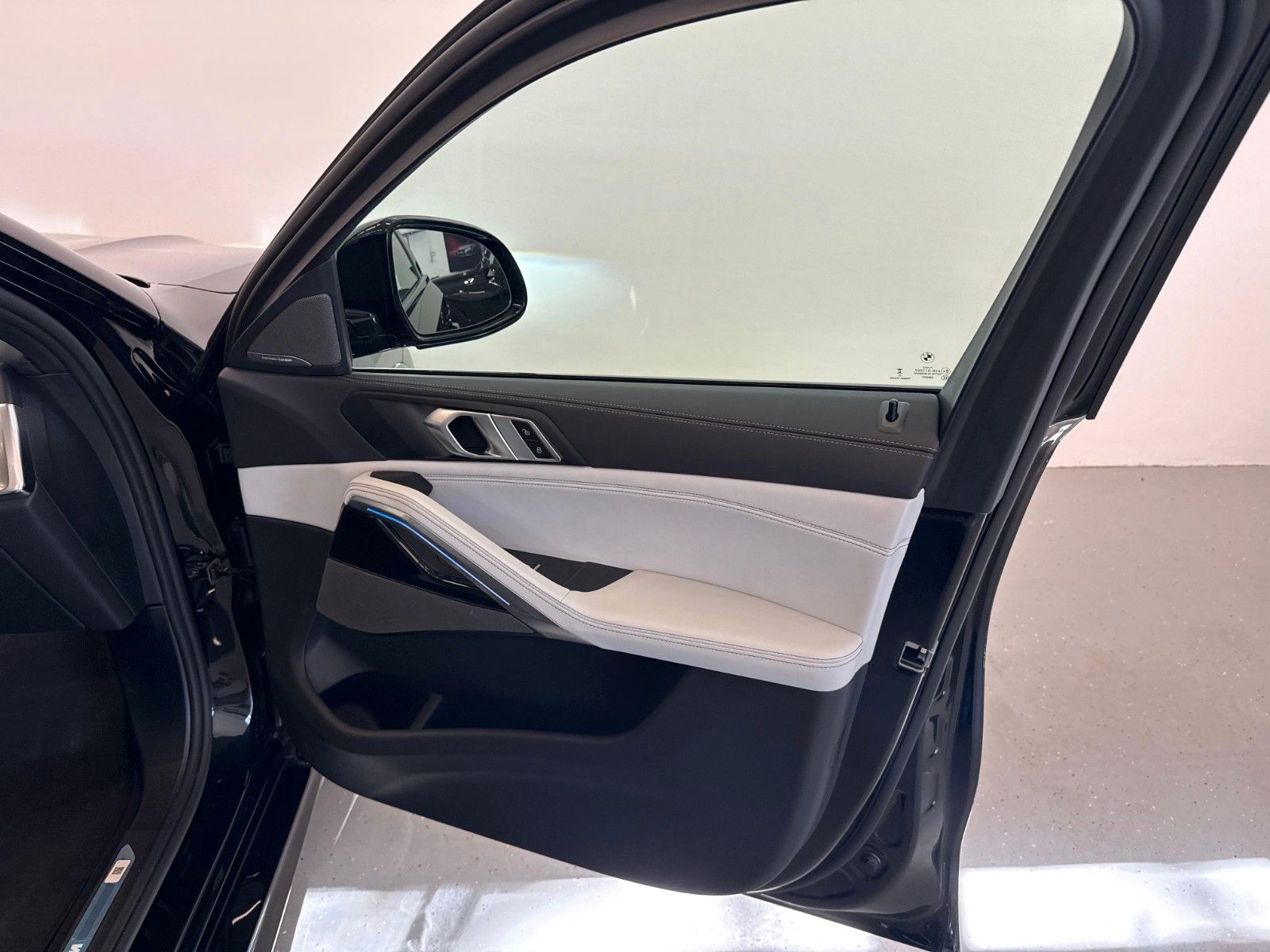 Fahrzeugabbildung BMW X6 30 d xDrive M Sport ACC,HUD,PANO,HARMAN,LUFT,
