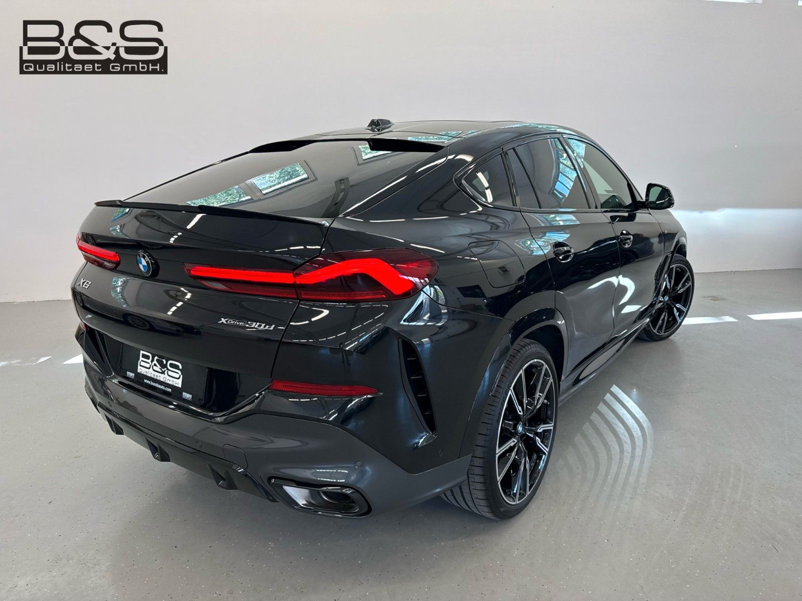 Fahrzeugabbildung BMW X6 30 d xDrive M Sport ACC,HUD,PANO,HARMAN,LUFT,