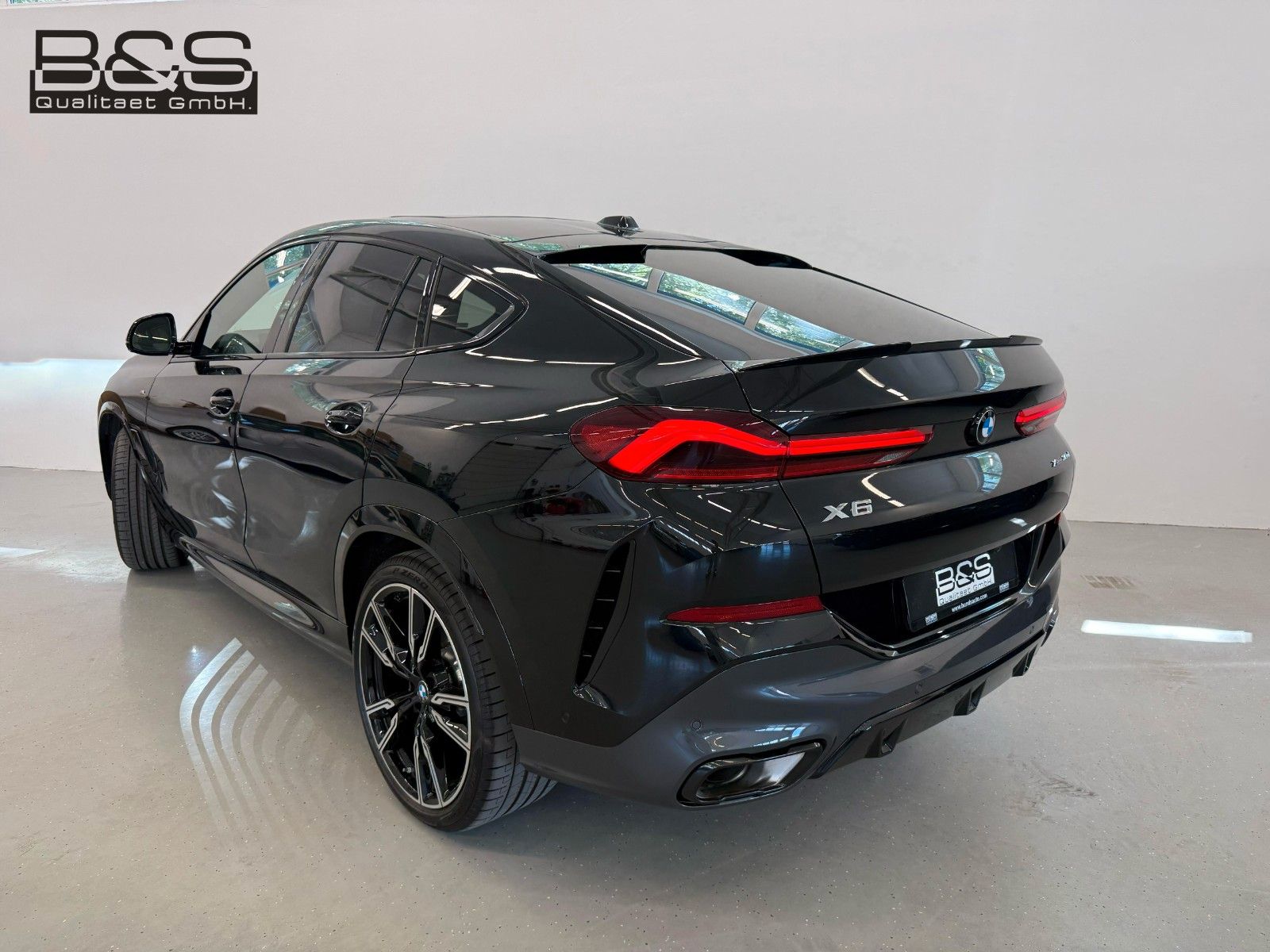 Fahrzeugabbildung BMW X6 30 d xDrive M Sport ACC,HUD,PANO,HARMAN,LUFT,