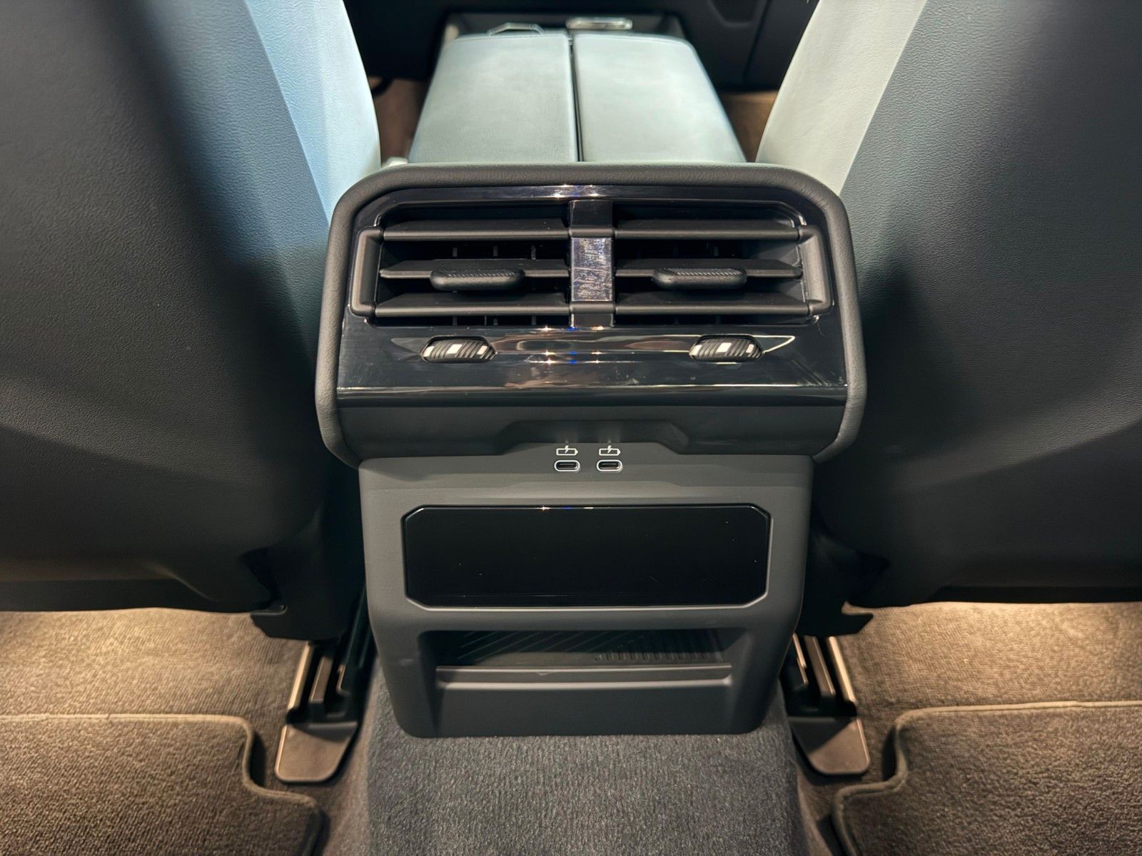 Fahrzeugabbildung BMW M5 Limousine ACC,HUD,B&W,M Carbon-Keramik,