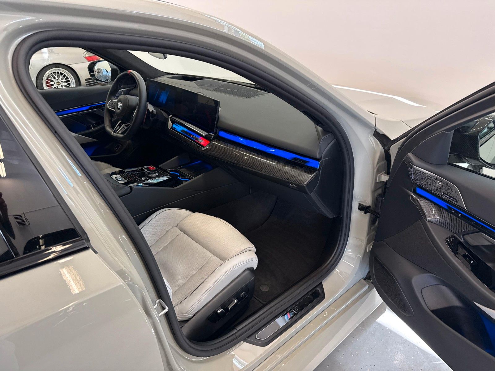 Fahrzeugabbildung BMW M5 Limousine ACC,HUD,B&W,M Carbon-Keramik,