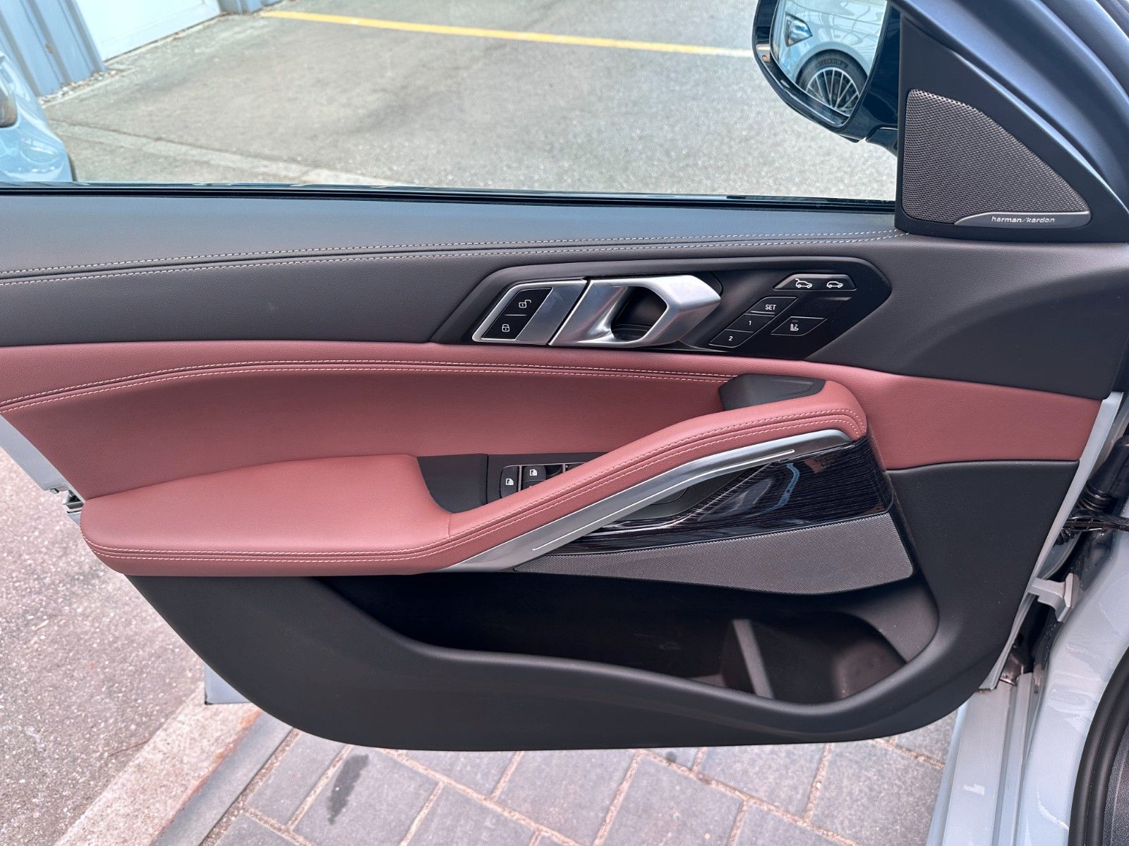 Fahrzeugabbildung BMW X6 30 d xDrive M Sport ACC,HUD,PANO,H&K,LUFT,AHK