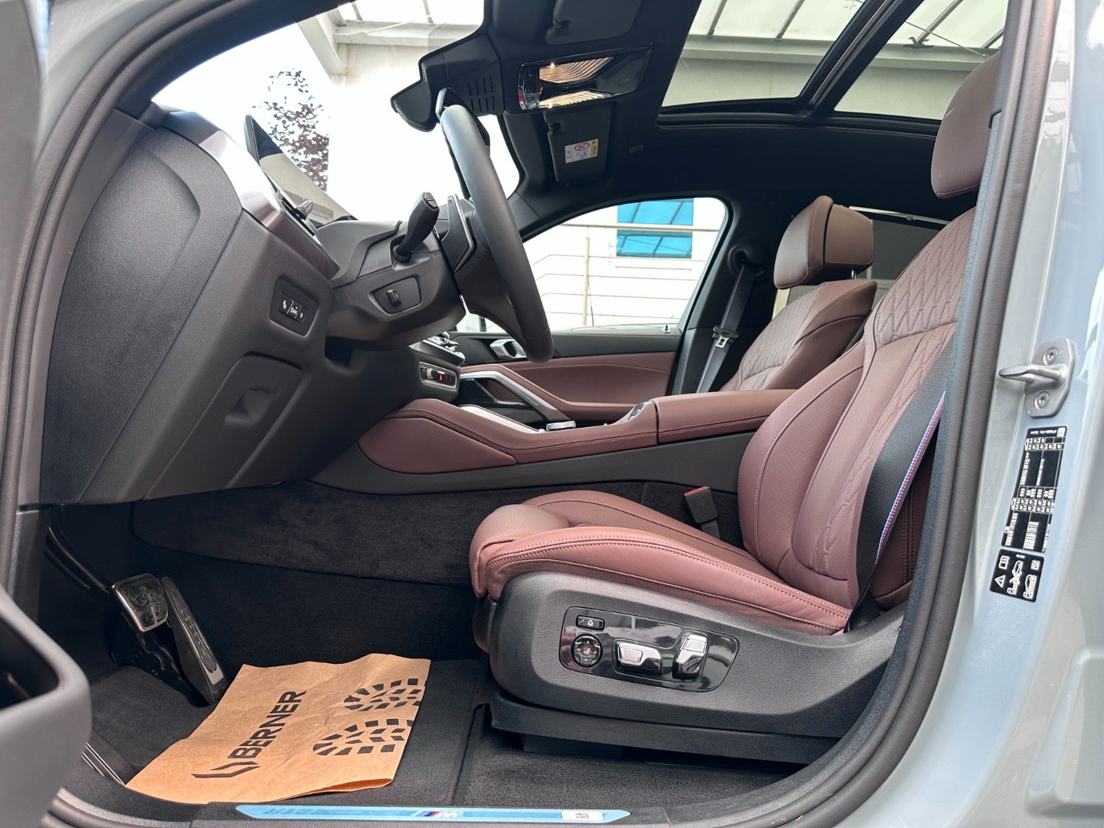 Fahrzeugabbildung BMW X6 30 d xDrive M Sport ACC,HUD,PANO,H&K,LUFT,AHK