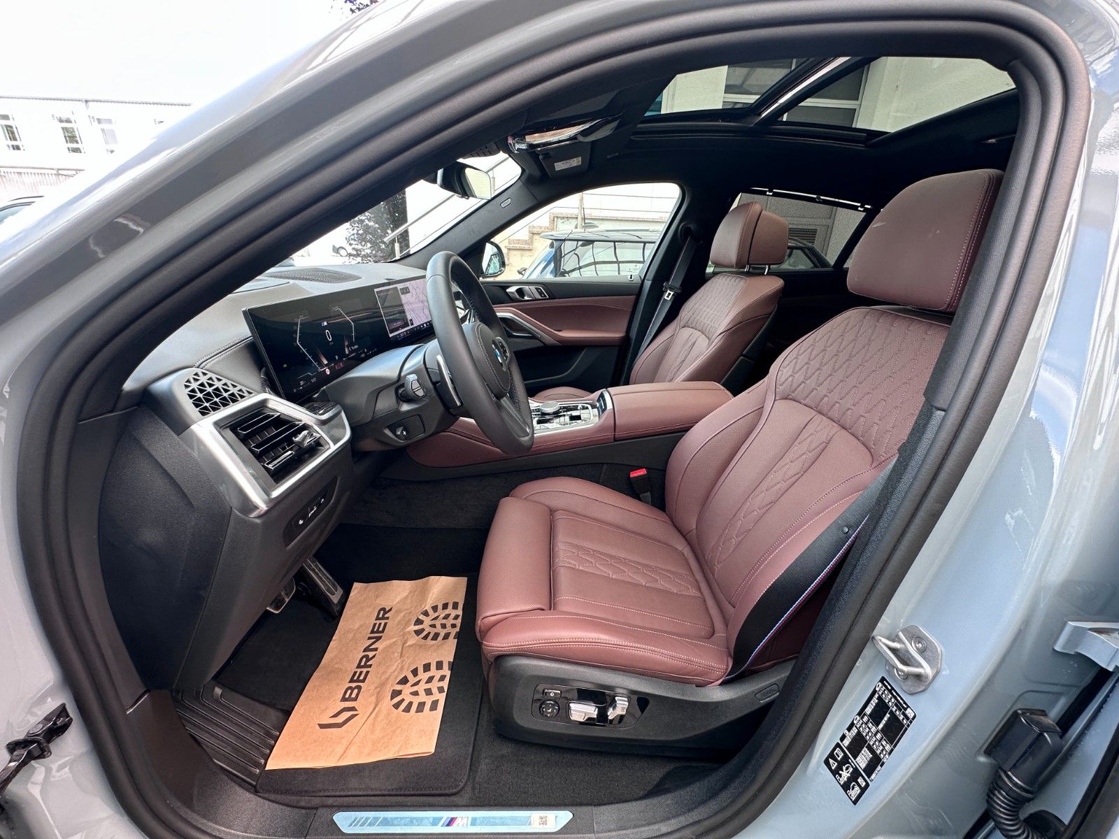 Fahrzeugabbildung BMW X6 30 d xDrive M Sport ACC,HUD,PANO,H&K,LUFT,AHK