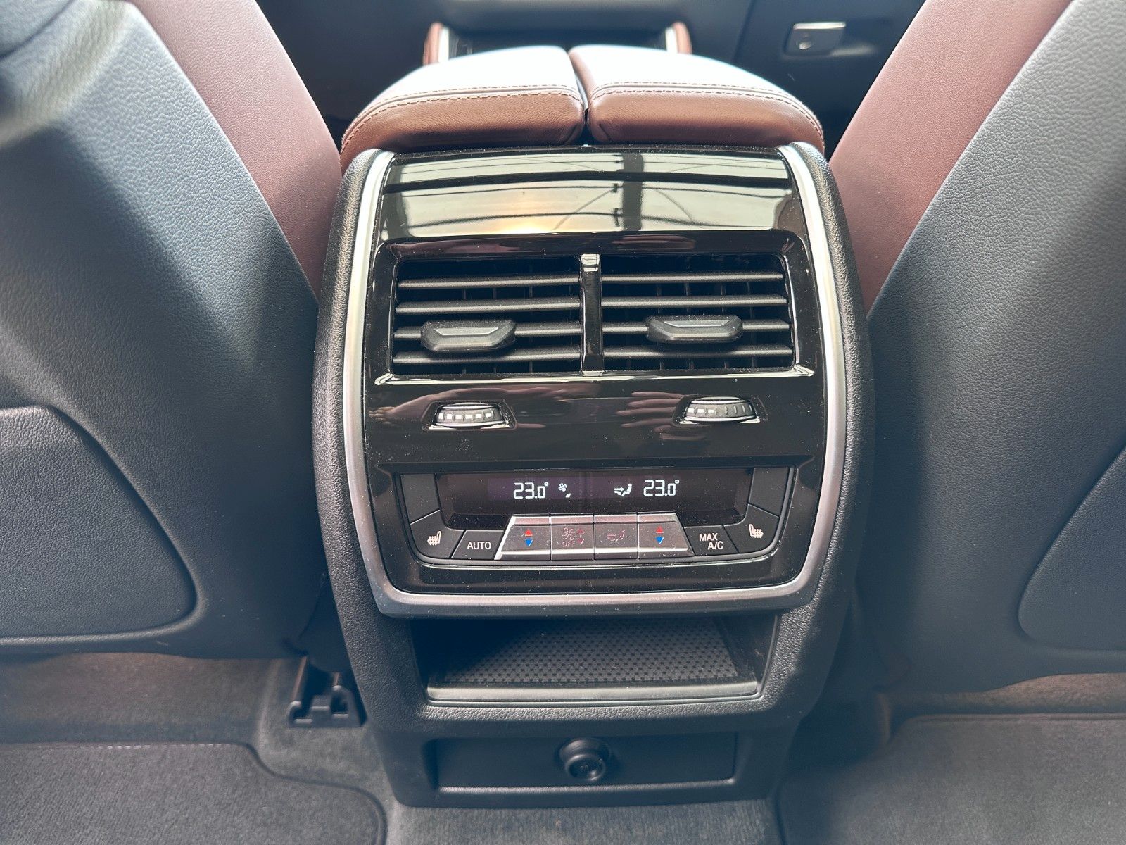 Fahrzeugabbildung BMW X6 30 d xDrive M Sport ACC,HUD,PANO,H&K,LUFT,AHK