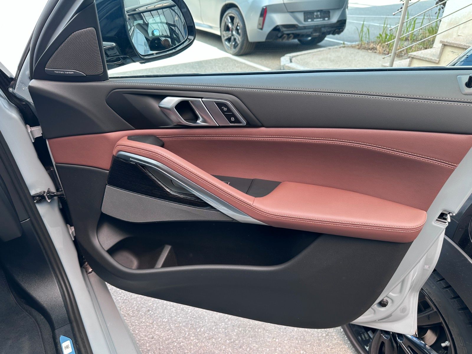 Fahrzeugabbildung BMW X6 30 d xDrive M Sport ACC,HUD,PANO,H&K,LUFT,AHK
